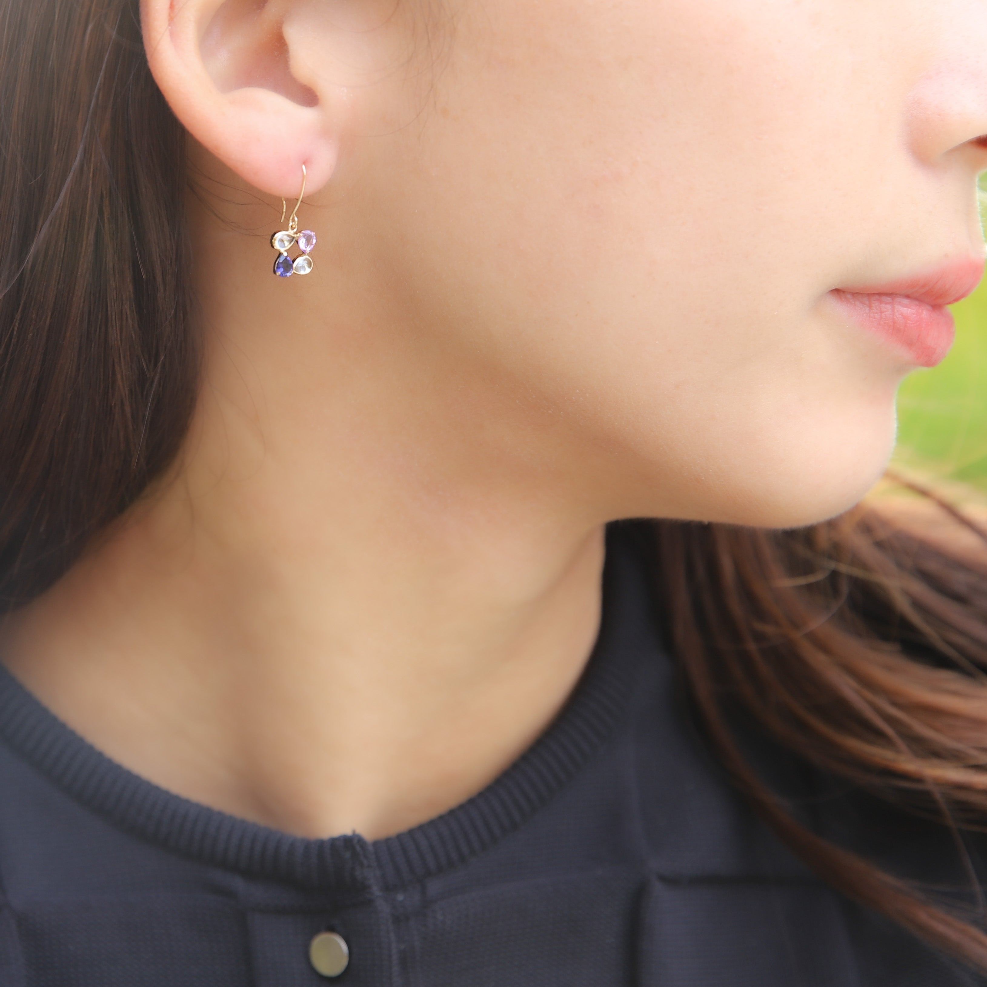 マルチカラー K18ピアス(ライトアメシスト/スカイブルートパーズ/アイオライト)《WEPN4065》