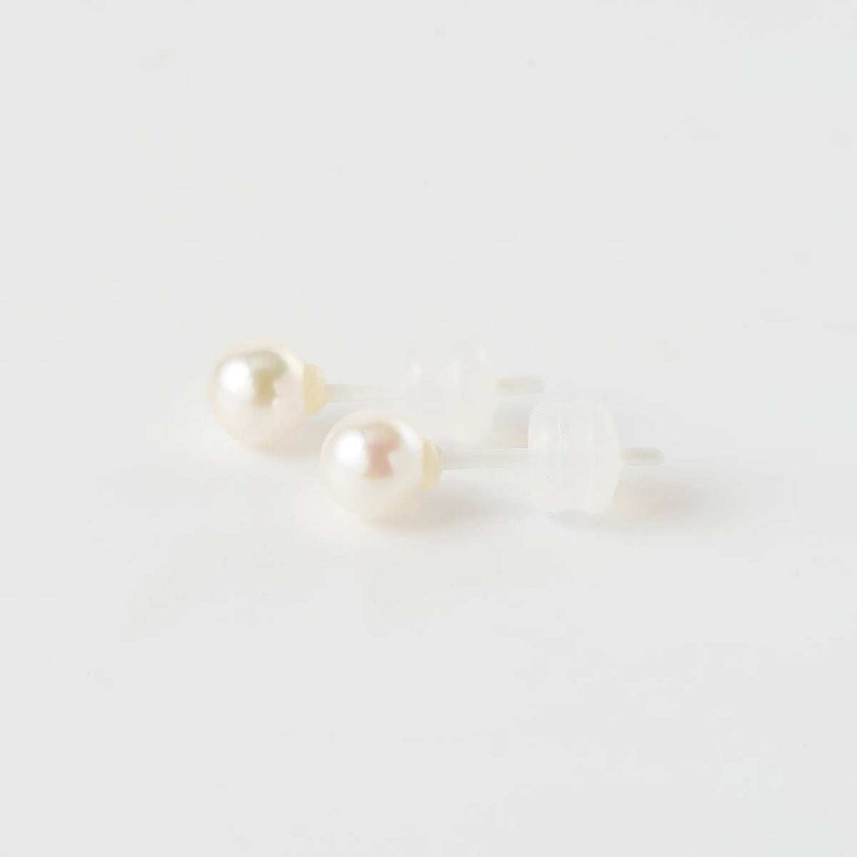 パール セラミックピアス(アコヤ真珠/5.0mm~5.5mm/スタッド/6月誕生石)《WEPQ2689》