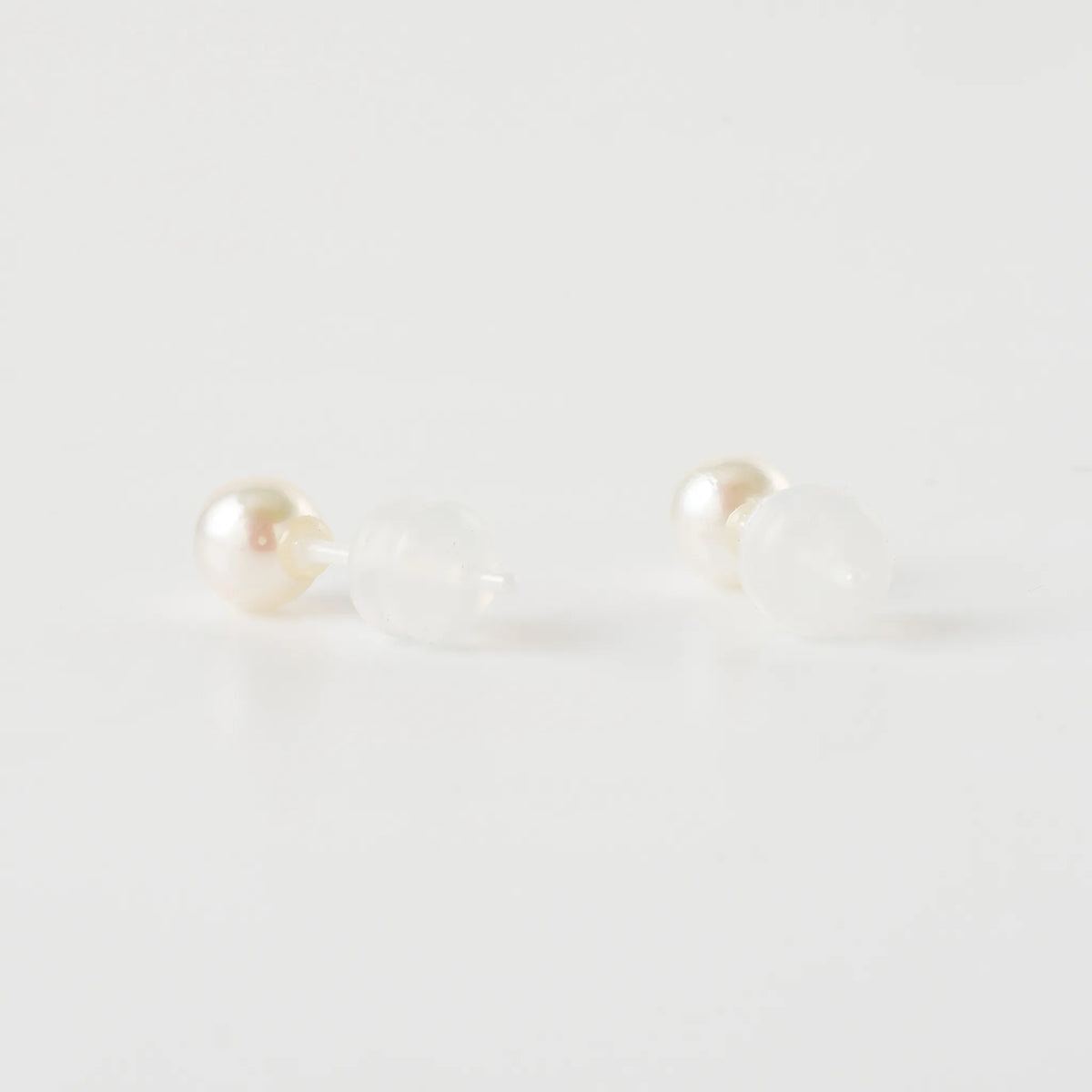 パール セラミックピアス(アコヤ真珠/5.0mm~5.5mm/スタッド/6月誕生石)《WEPQ2689》