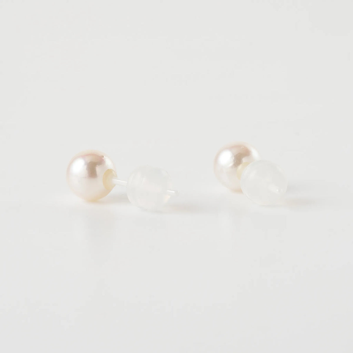 パール セラミックピアス(アコヤ真珠/6.0mm~6.5mm/スタッド/6月誕生石)《WEPQ2690》