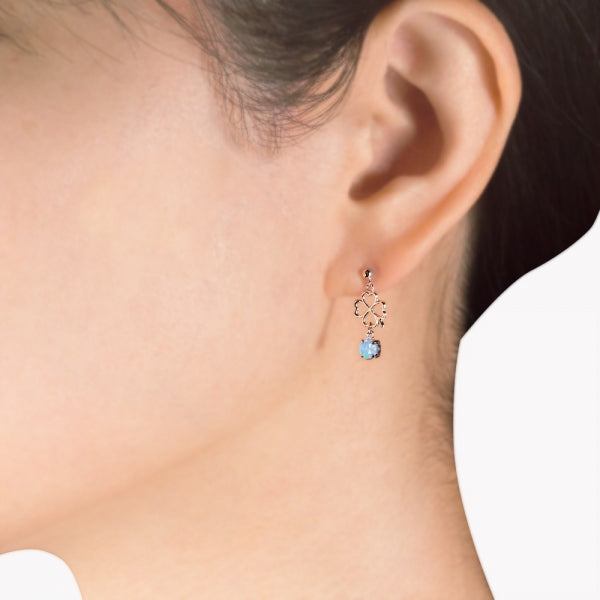 ウォーターオパール K18セラミックピアス(クレサンベール/クローバーモチーフ/10月誕生石)