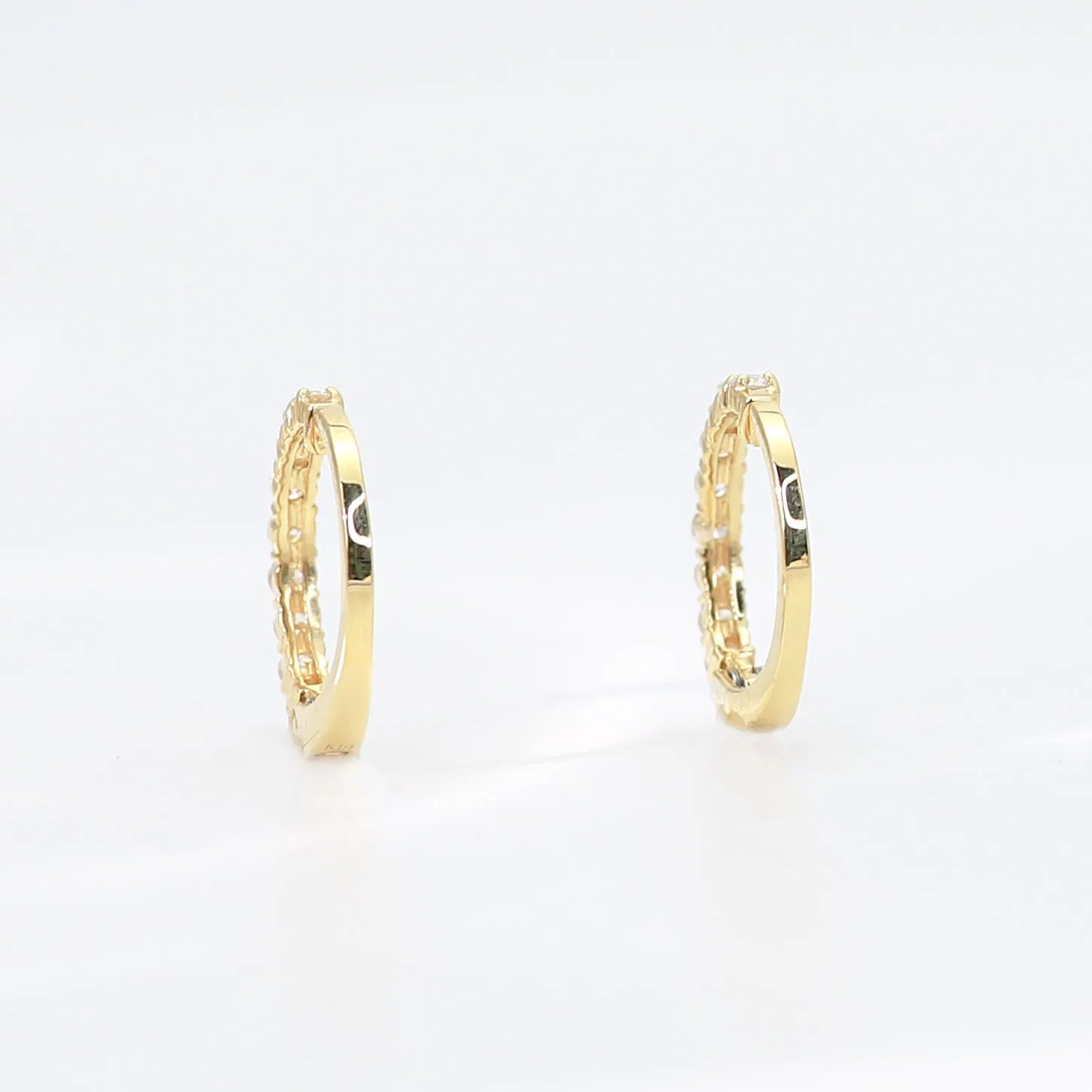 ダイヤモンド K18イヤリング(計0.3カラット/ピアリング/フープ/4月誕生石)《WESD3530》