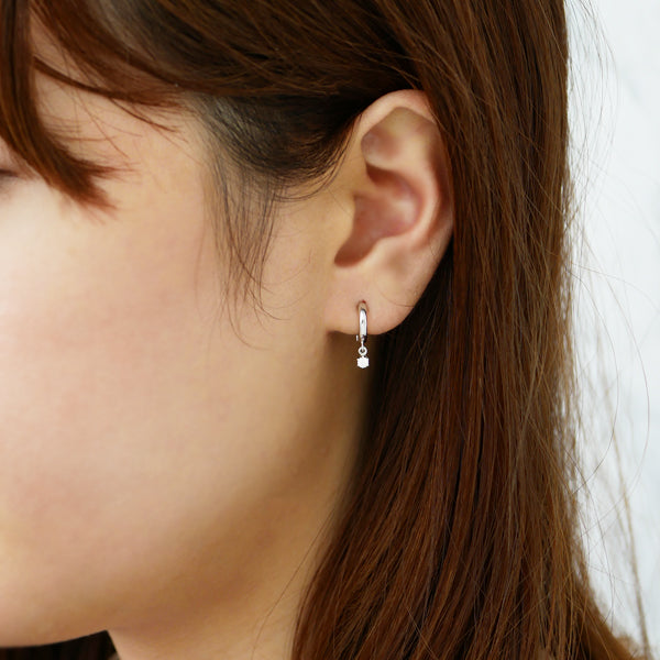 ダイヤモンド プラチナイヤリング(計0.1カラット/ピアリング/4月誕生石)《WESD3533》