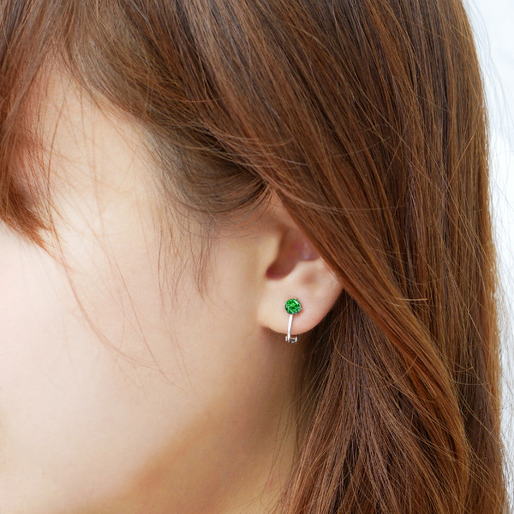 エメラルド K18 /シルバーイヤリング(クレサンベール/ラウンドブリリアント/5月誕生石)《WESE3091》