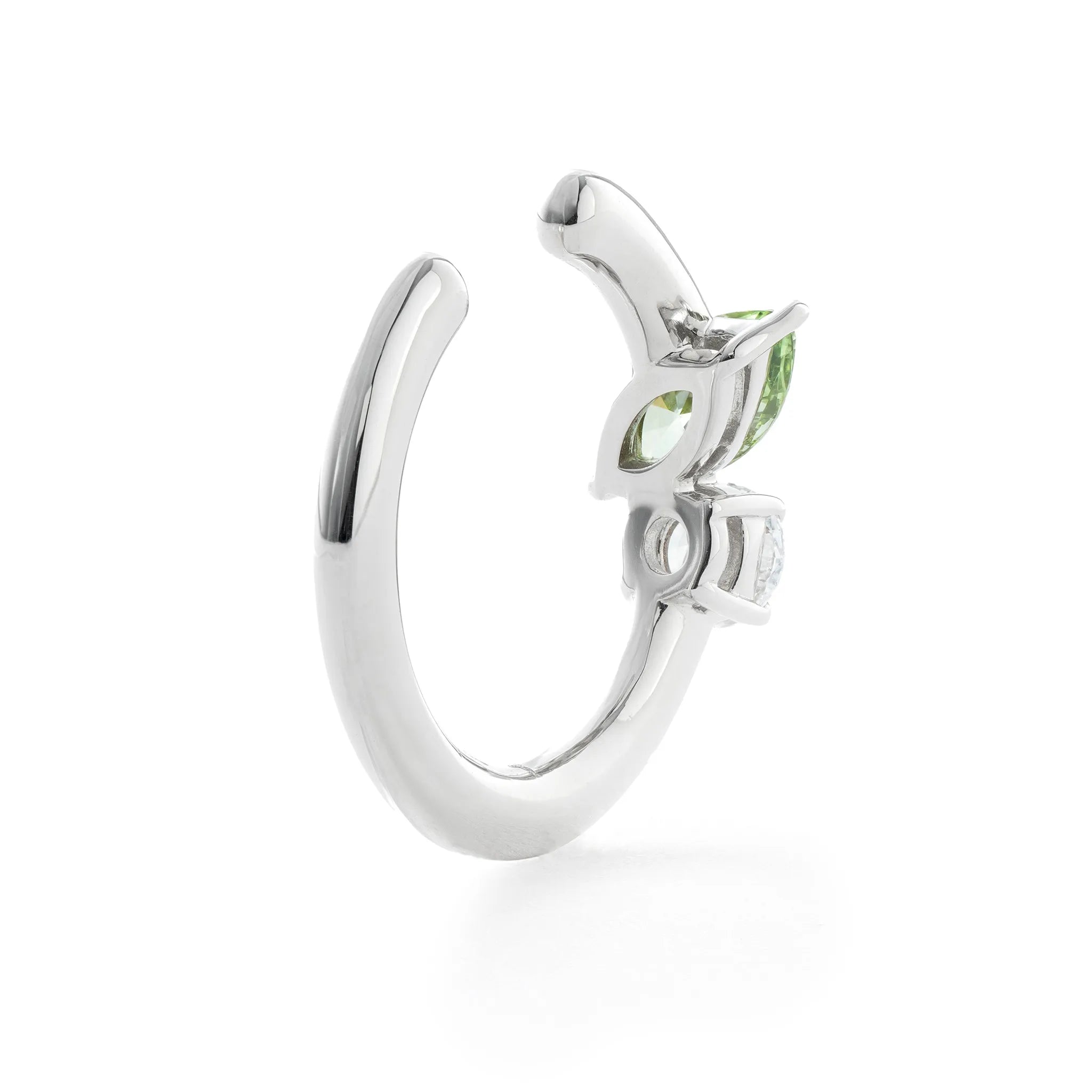 グリーンダイヤモンド/ダイヤモンド プラチナイヤーカフ(ラボグロウン/マーキス/Polaire/4月誕生石)《WESG7033》