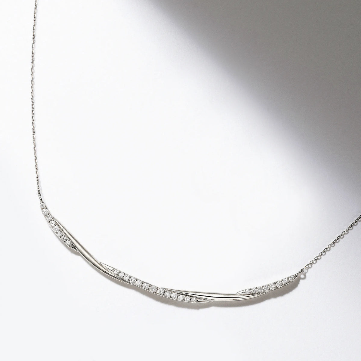 ダイヤモンド シルバーネックレス(ラボグロウン/0.5ct/ラージデコルテ/プラチナメッキ)《WNKG0067》