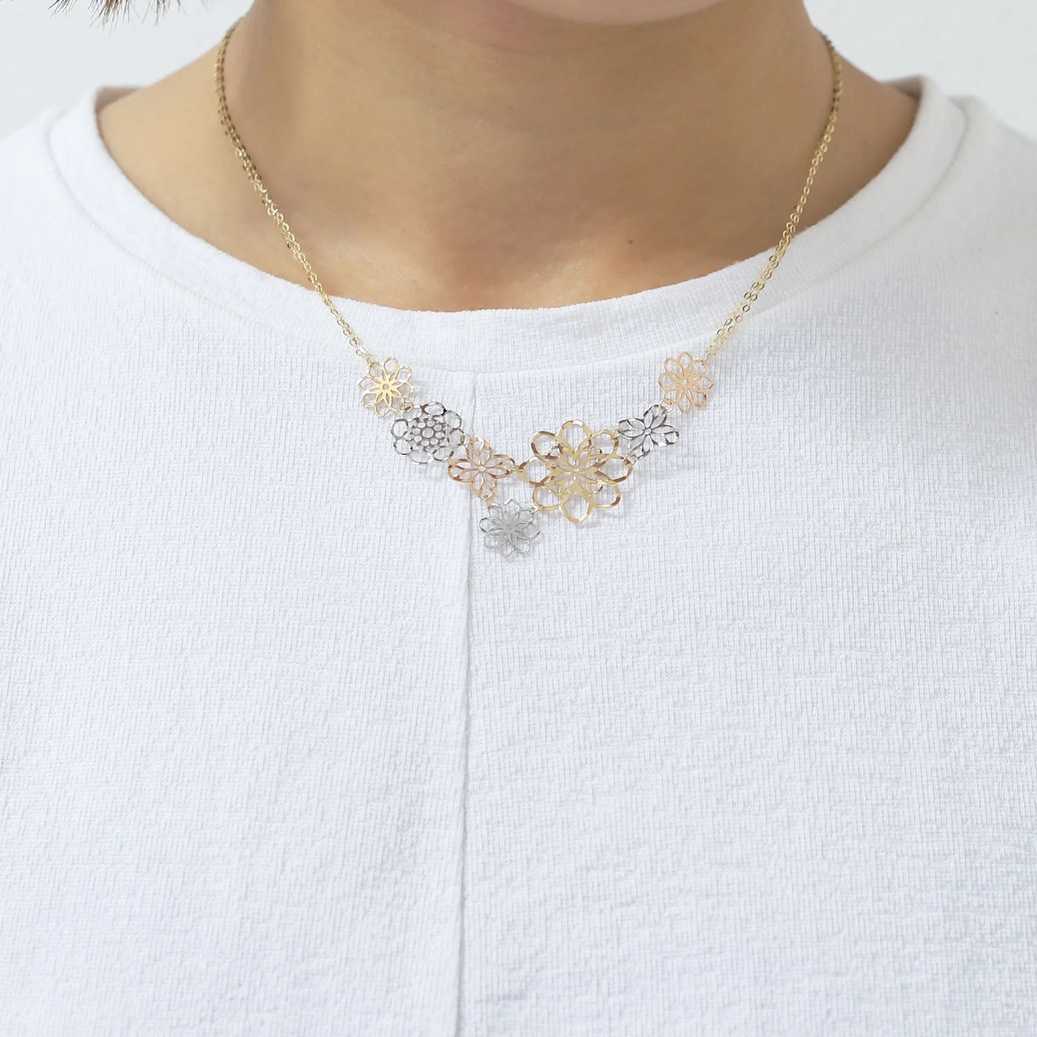 K18ネックレス(フラワーモチーフ/マルチカラー)《BNKY3027W》