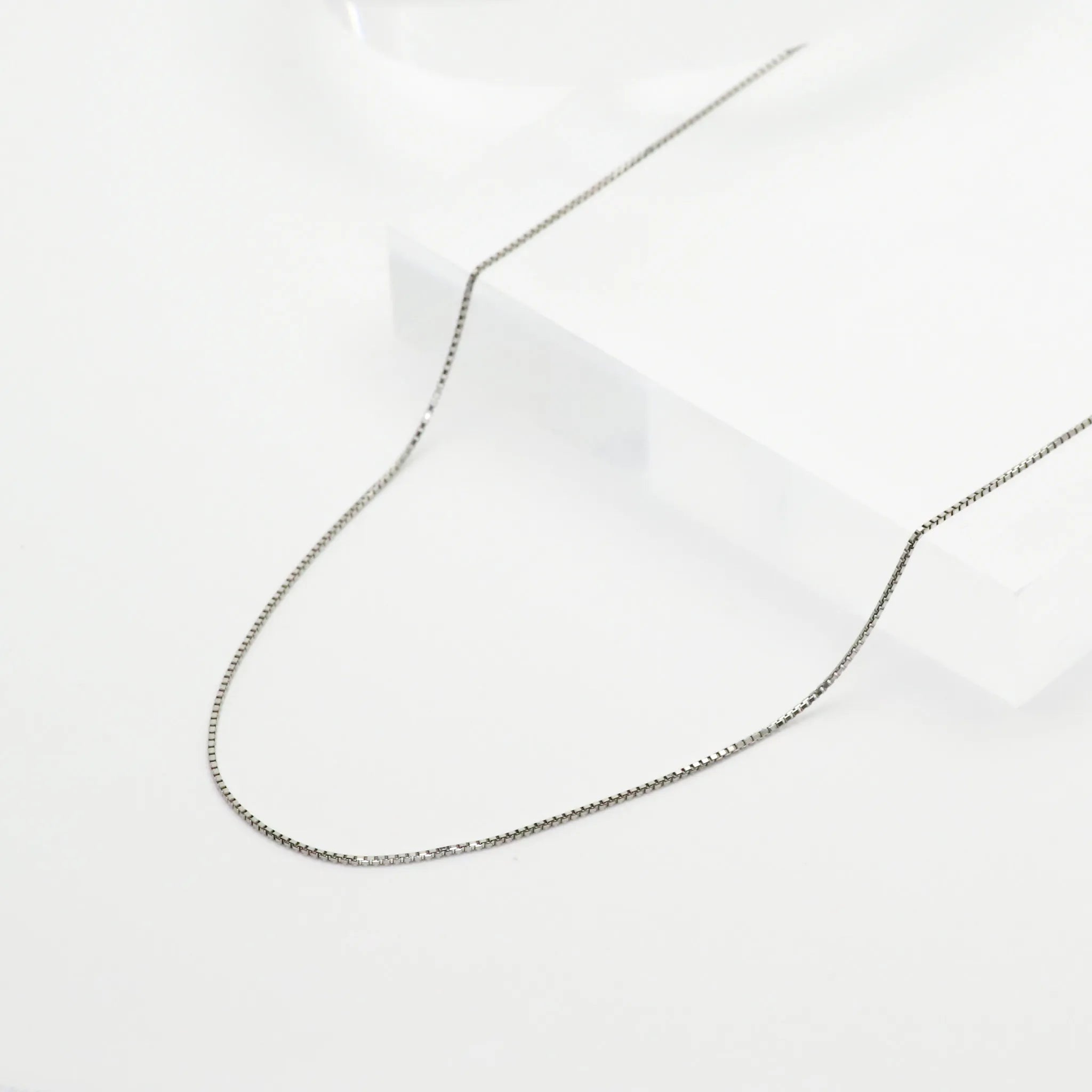 プラチナチェーン(ベネチアン/幅0.8mm/45cm/フリーアジャスター)《WNKY3641》