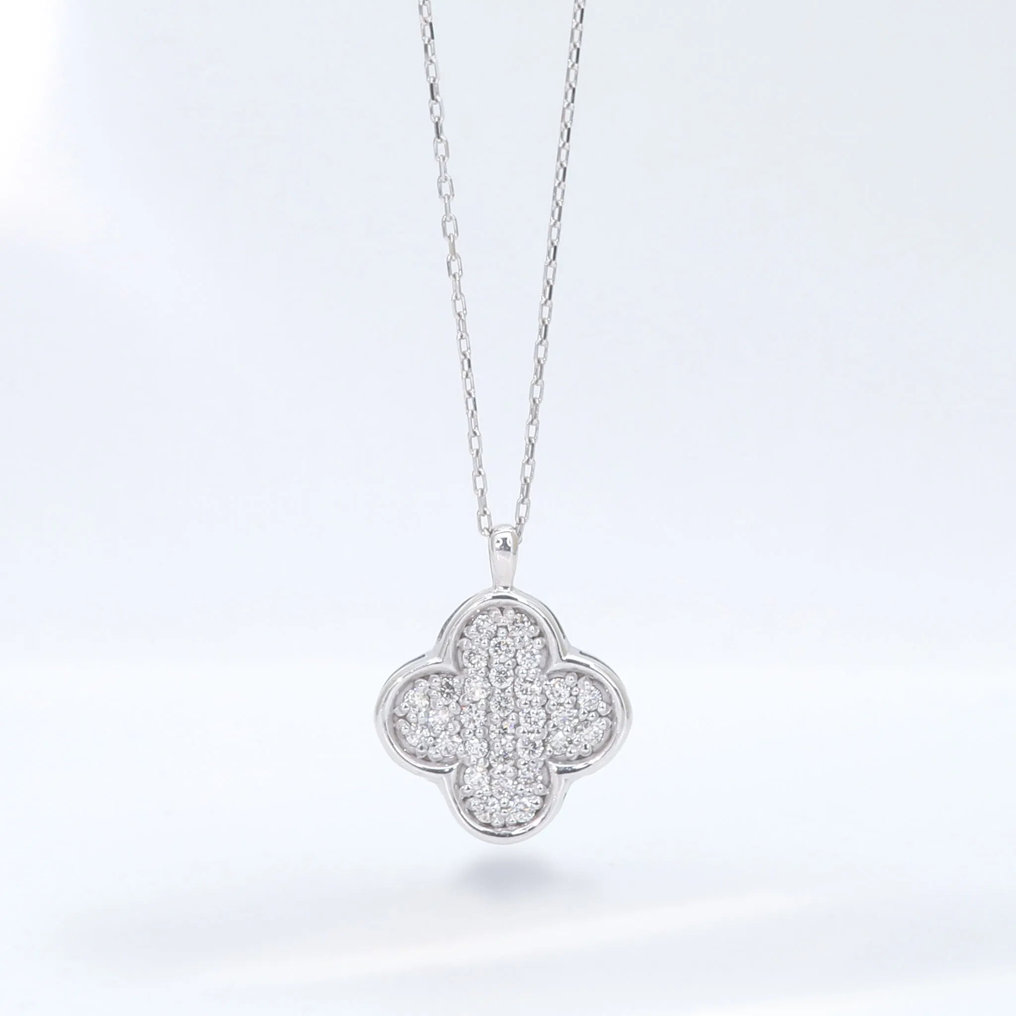 美品 K18PG ネックレス オニキス ダイヤモンド フラワー 花 パヴェ 美 美品 K18PG ネックレス オニキス ダイヤモンド フラワー 花 パヴェ 美