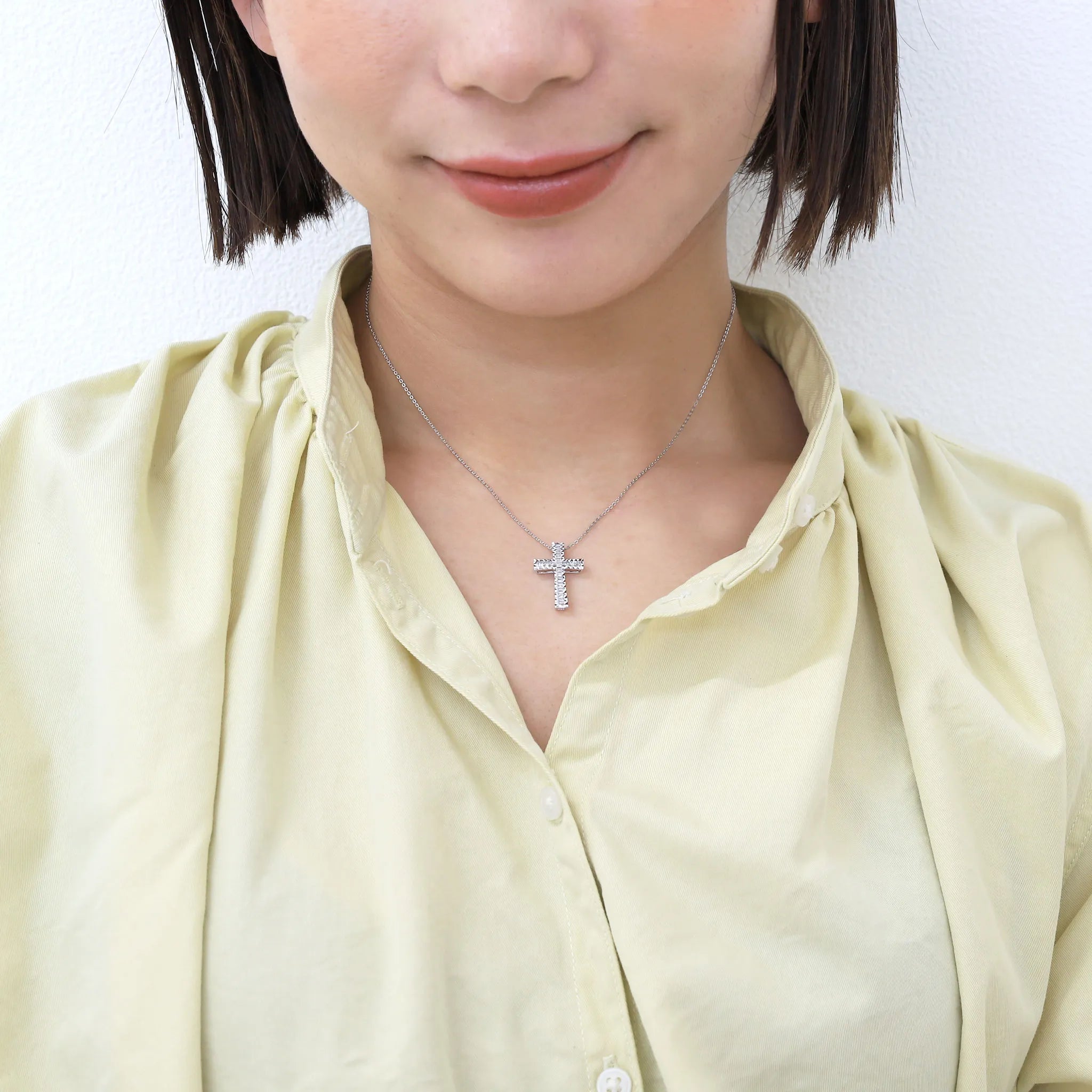 ダイヤモンド プラチナネックレス(計0.2カラット/テーパーバケット/クロスモチーフ/ベゼル/4月誕生石)《WPDD3496》