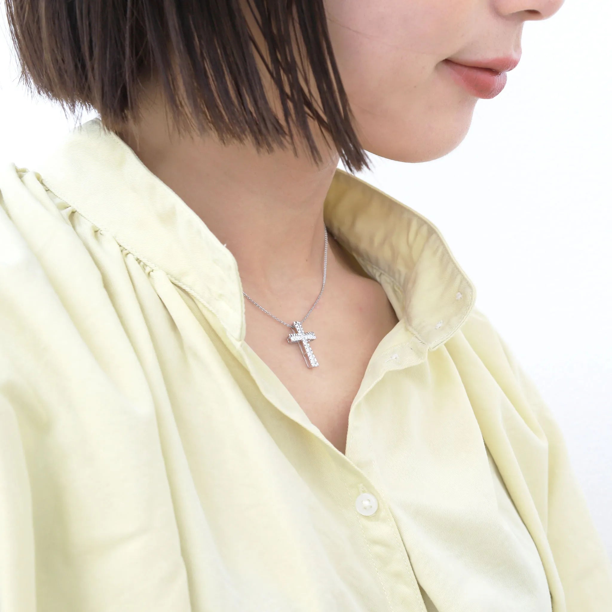 ダイヤモンド プラチナネックレス(計0.2カラット/テーパーバケット/クロスモチーフ/ベゼル/4月誕生石)《WPDD3496》