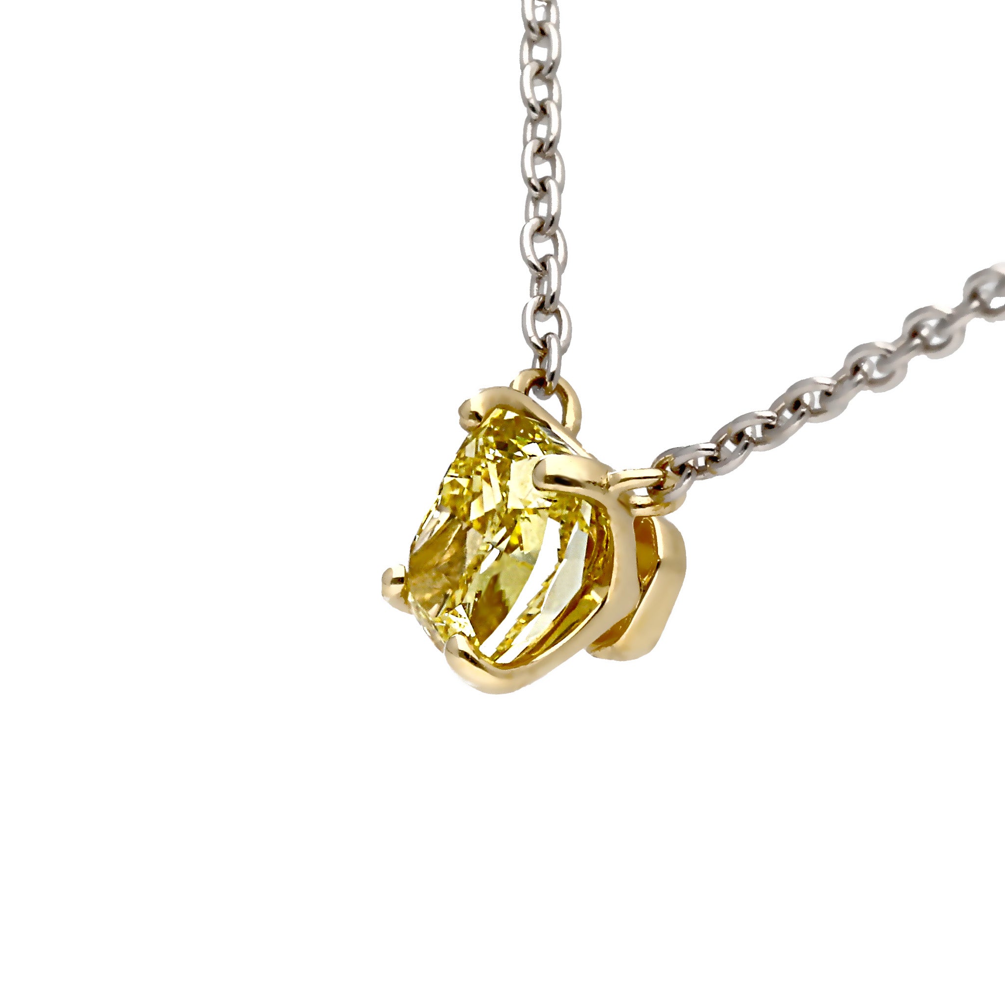 イエローダイヤモンド プラチナネックレス(F.V.Y/0.5ct/クッションカット/グレーディングレポート付)《WPDD4258》