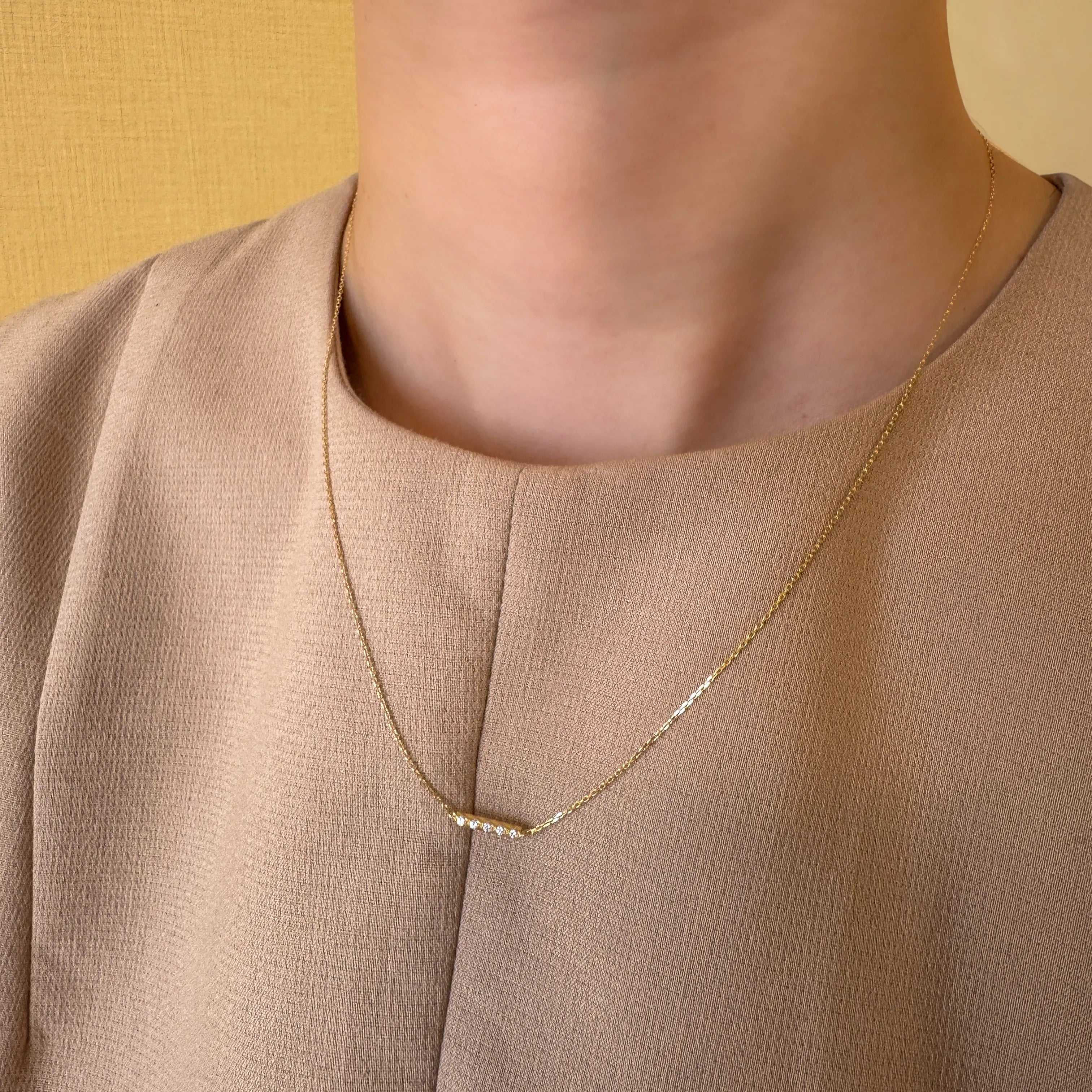 ダイヤモンド K18ネックレス(エアロセッティング/バー)《WPDD4279》