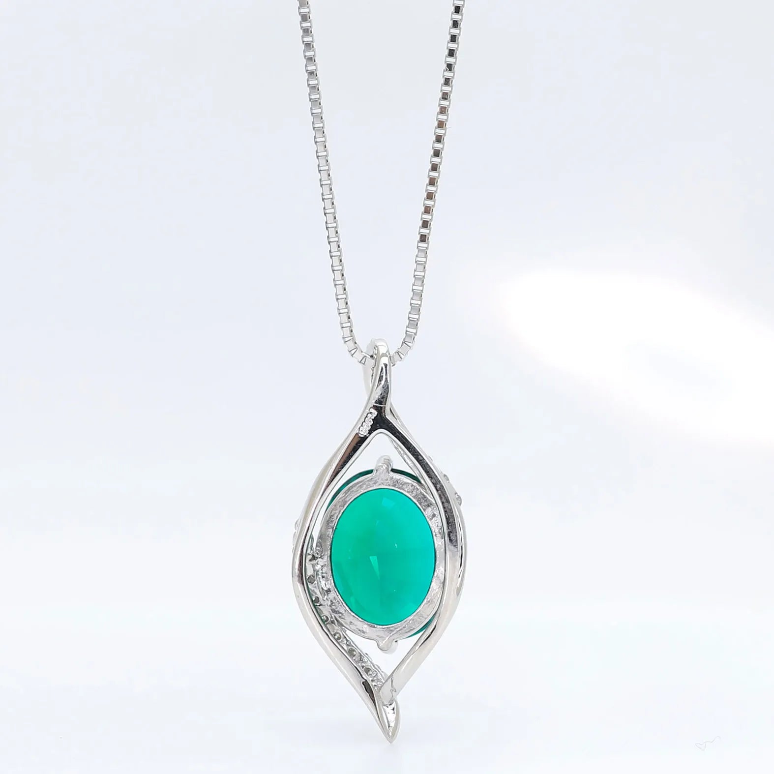 エメラルド/ダイヤモンド プラチナネックレス(クレサンベール/オーバル/5月誕生石)《WPDE3144》