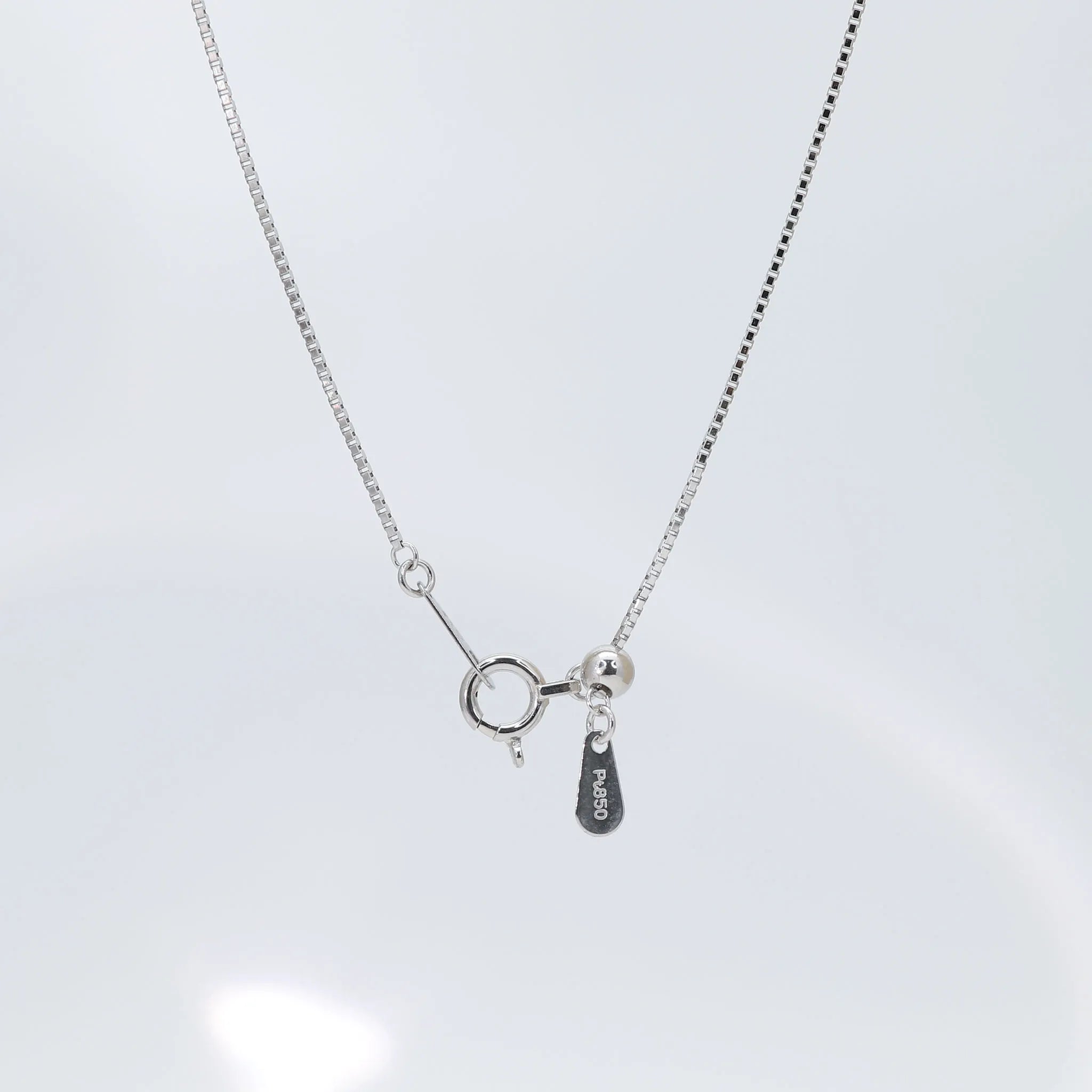 エメラルド/ダイヤモンド プラチナネックレス(クレサンベール/オーバル/5月誕生石)《WPDE3144》