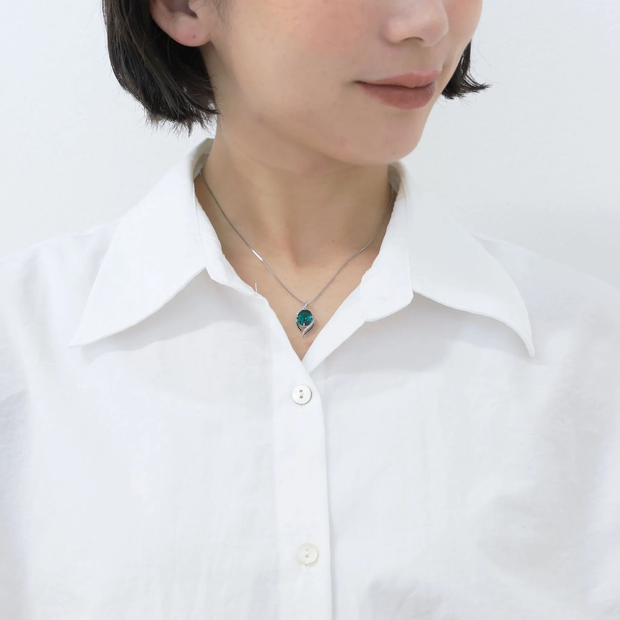 エメラルド/ダイヤモンド プラチナネックレス(クレサンベール/オーバル/5月誕生石)《WPDE3144》