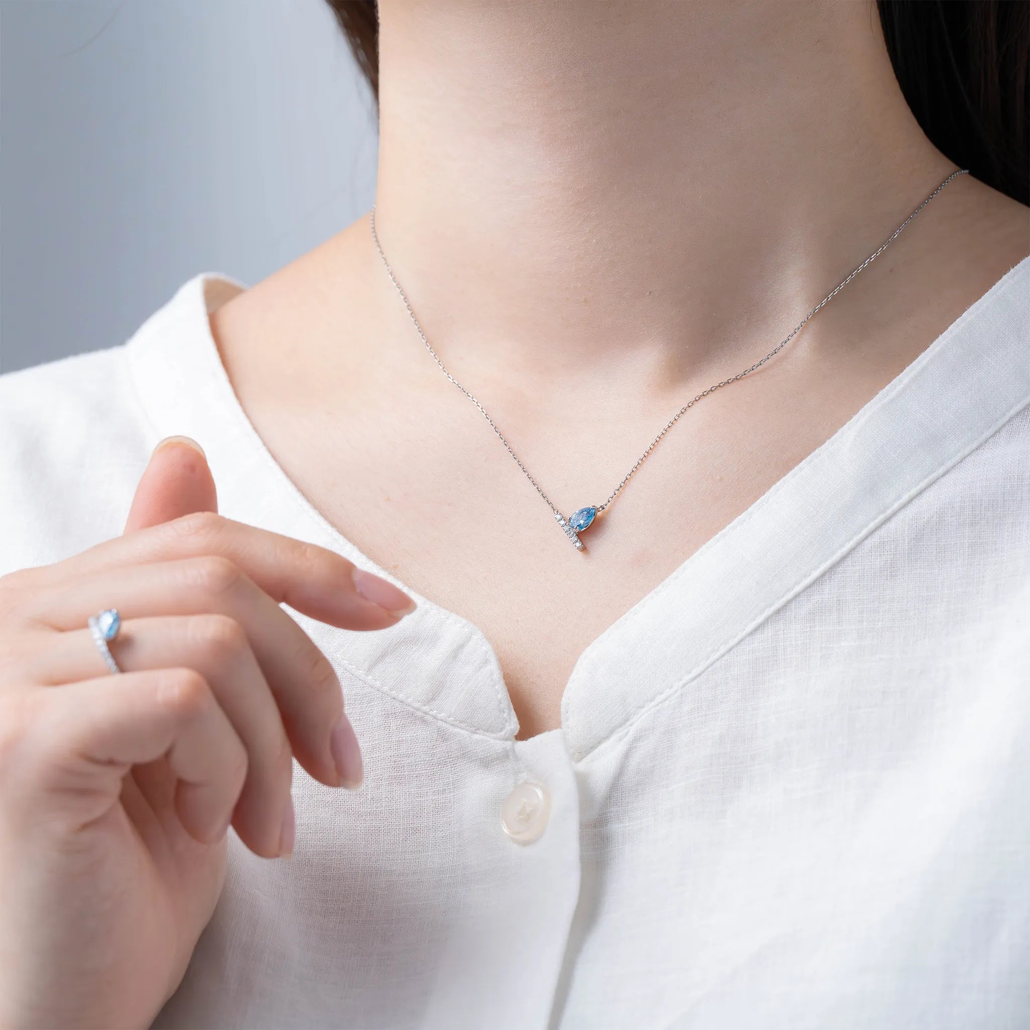 ブルーダイヤモンド/ダイヤモンド プラチナネックレス(ラボグロウン/ペアシェイプ/Solrelier/4月誕生石)《WPDG7002》