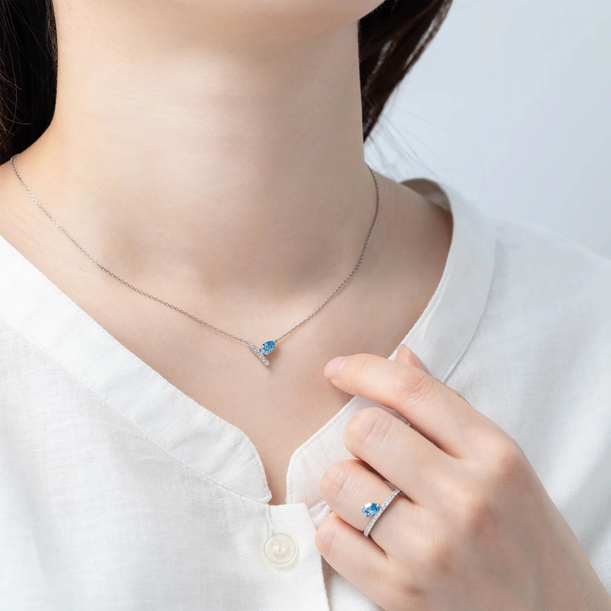 ブルーダイヤモンド/ダイヤモンド プラチナネックレス(ラボグロウン/ペアシェイプ/Solrelier/4月誕生石)《WPDG7002》