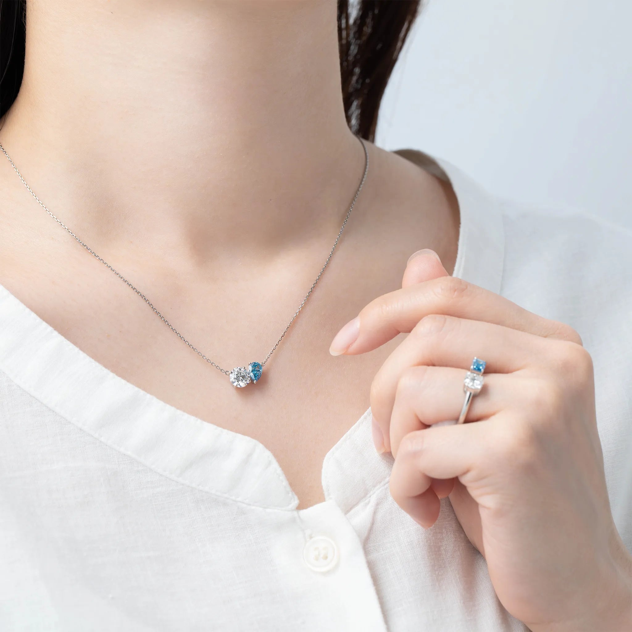 ブルーダイヤモンド/ダイヤモンド プラチナネックレス(ラボグロウン/ペアシェイプ/Polaire/4月誕生石)《WPDG7025》