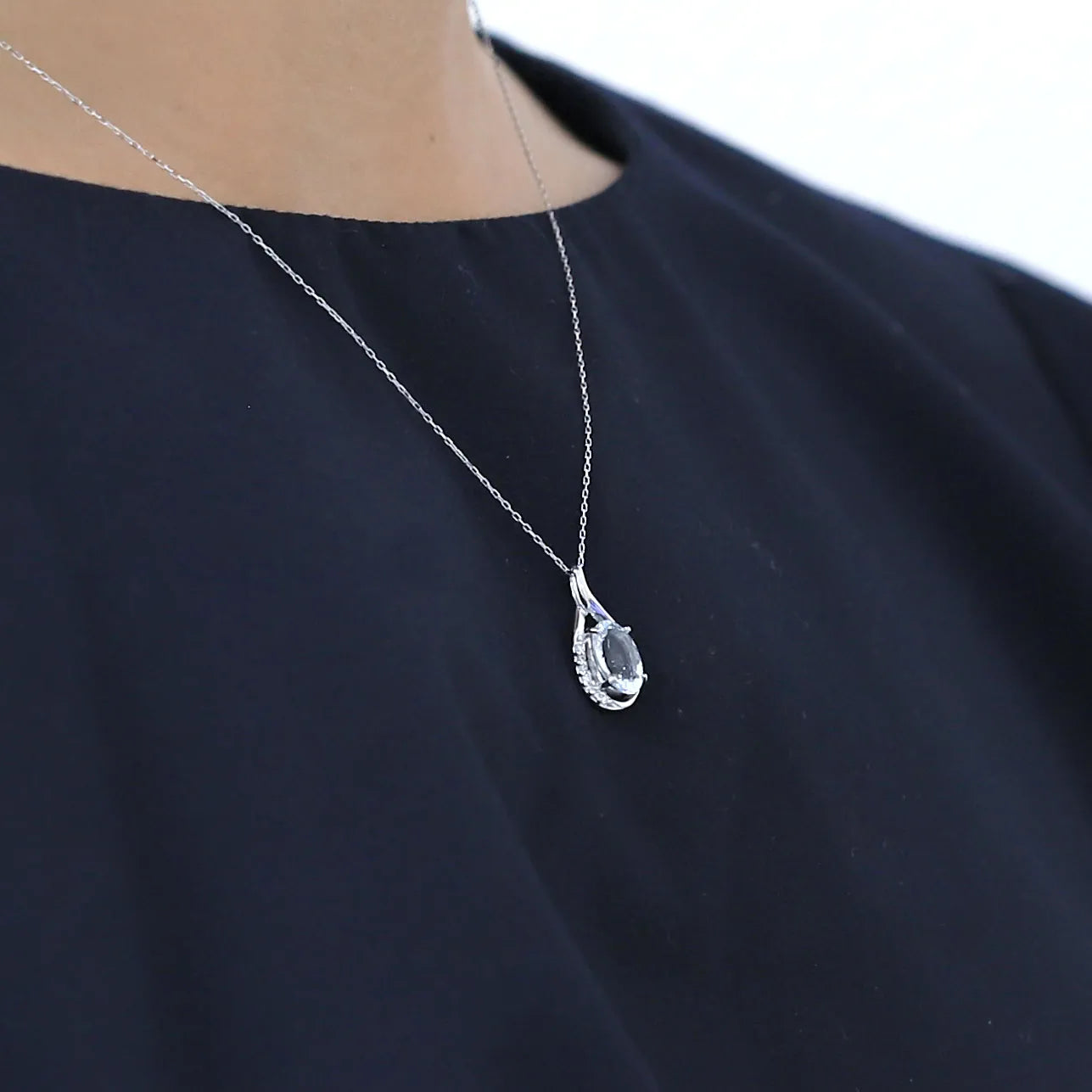 アクアマリン/ダイヤモンド K18ネックレス(オーバル/雫モチーフ/3月誕生石)《WPDN3086》