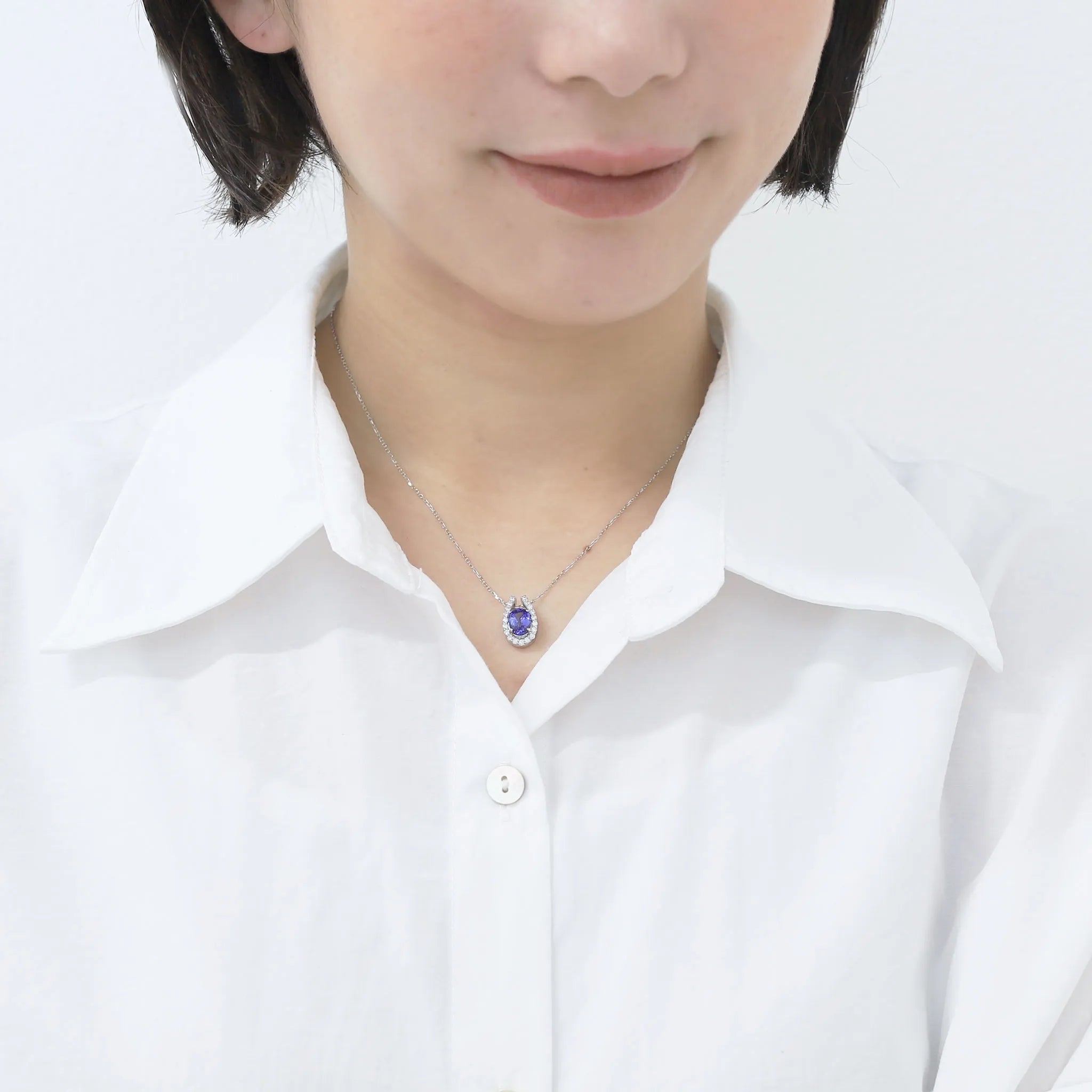 タンザナイト/ダイヤモンド プラチナネックレス(オーバル/馬蹄モチーフ/12月誕生石)《WPDN3353》