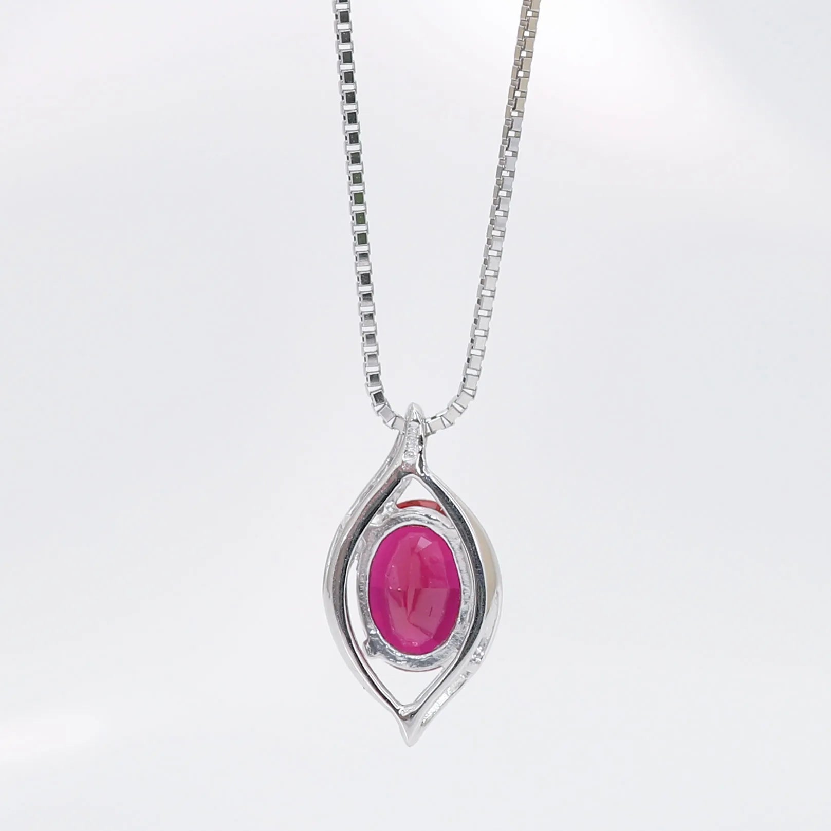 ルビー/ダイヤモンド K18ネックレス(クレサンベール/オーバル/7月誕生石)《WPDR2628》