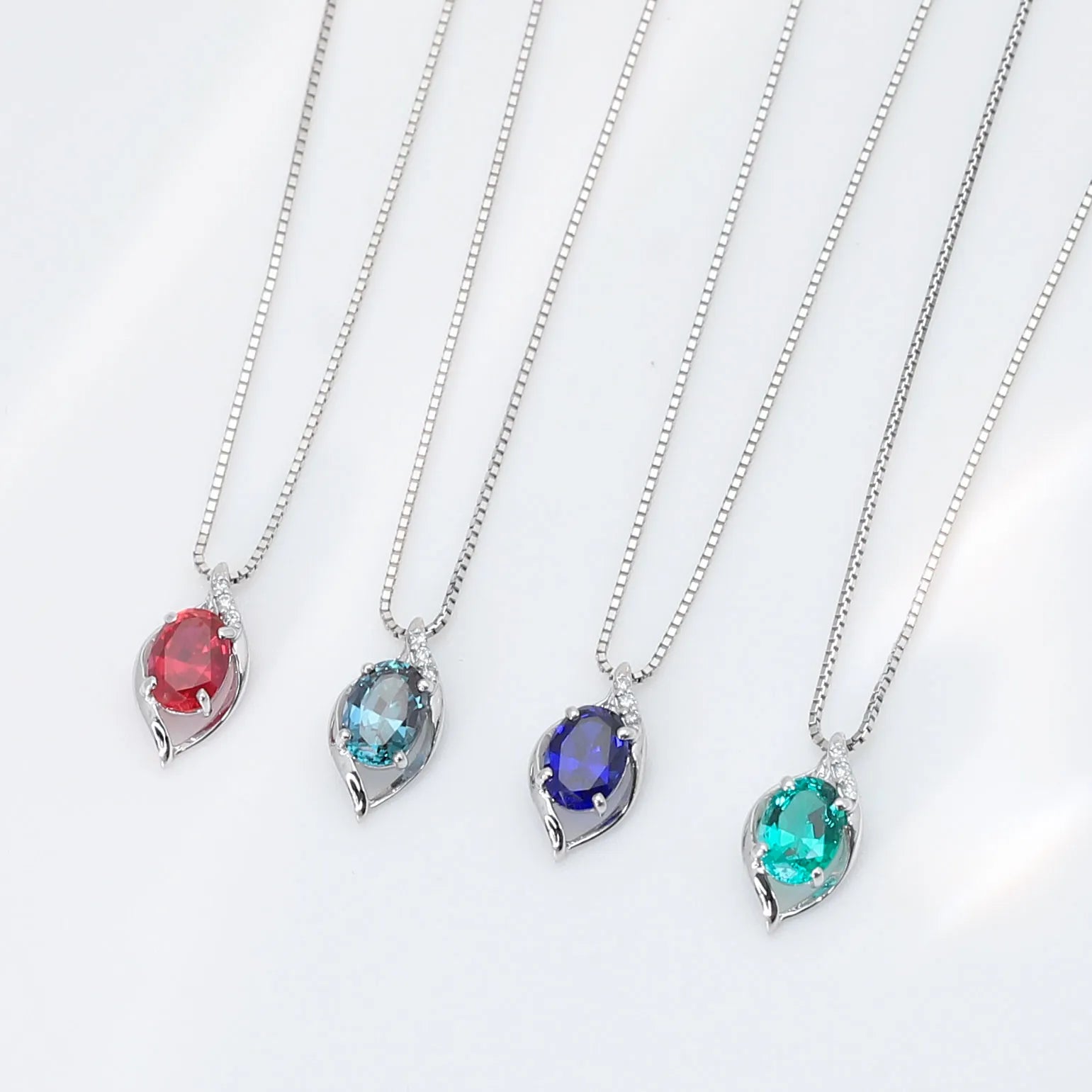 ルビー/ダイヤモンド K18ネックレス(クレサンベール/オーバル/7月誕生石)《WPDR2628》