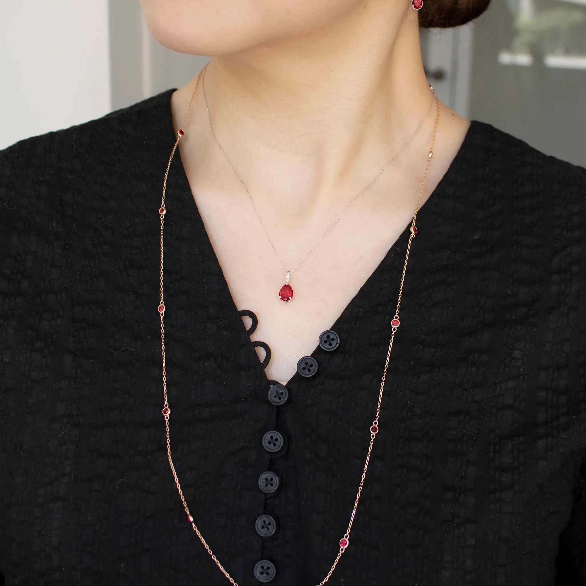 ルビー/ダイヤモンド K18ネックレス(クレサンベール/ペアシェイプ/7月誕生石)《WPDR2946》