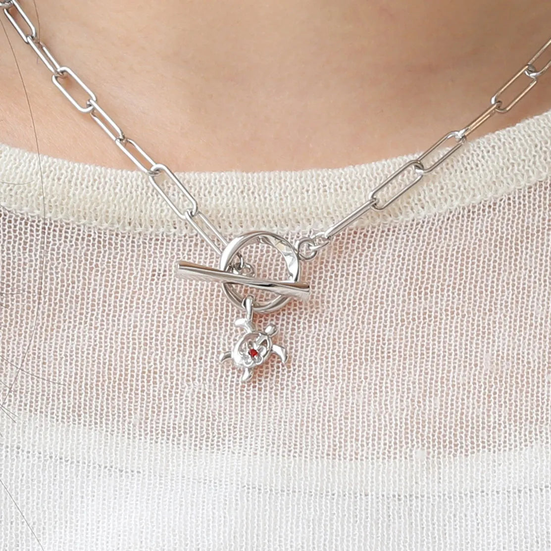 ルビー SVネックレス(クレサンベール/モンプレジール/ホヌモチーフ)《WPDR4290》