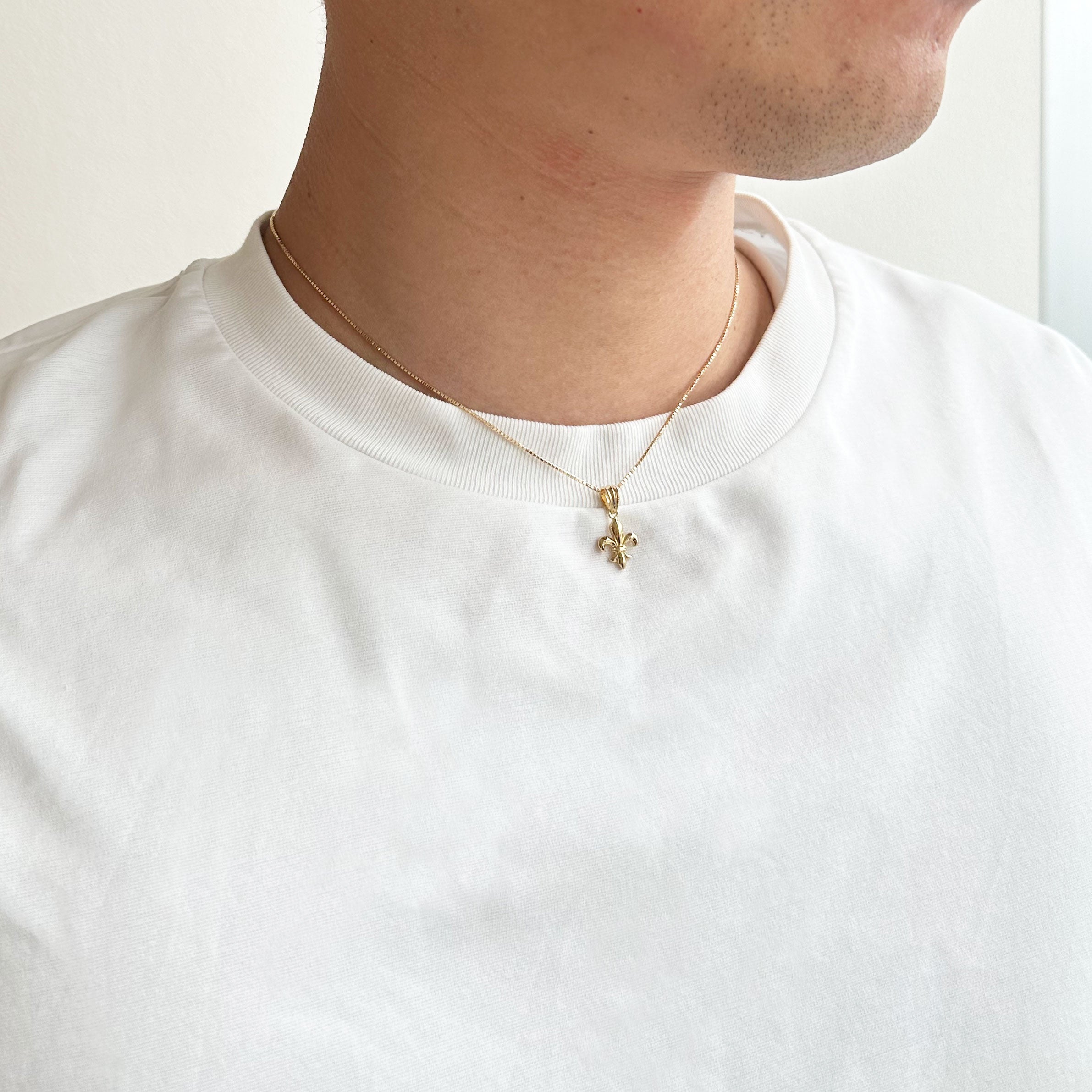 K18ペンダントトップ(百合の紋章モチーフ/K18イエローゴールド)《WPDY4275》