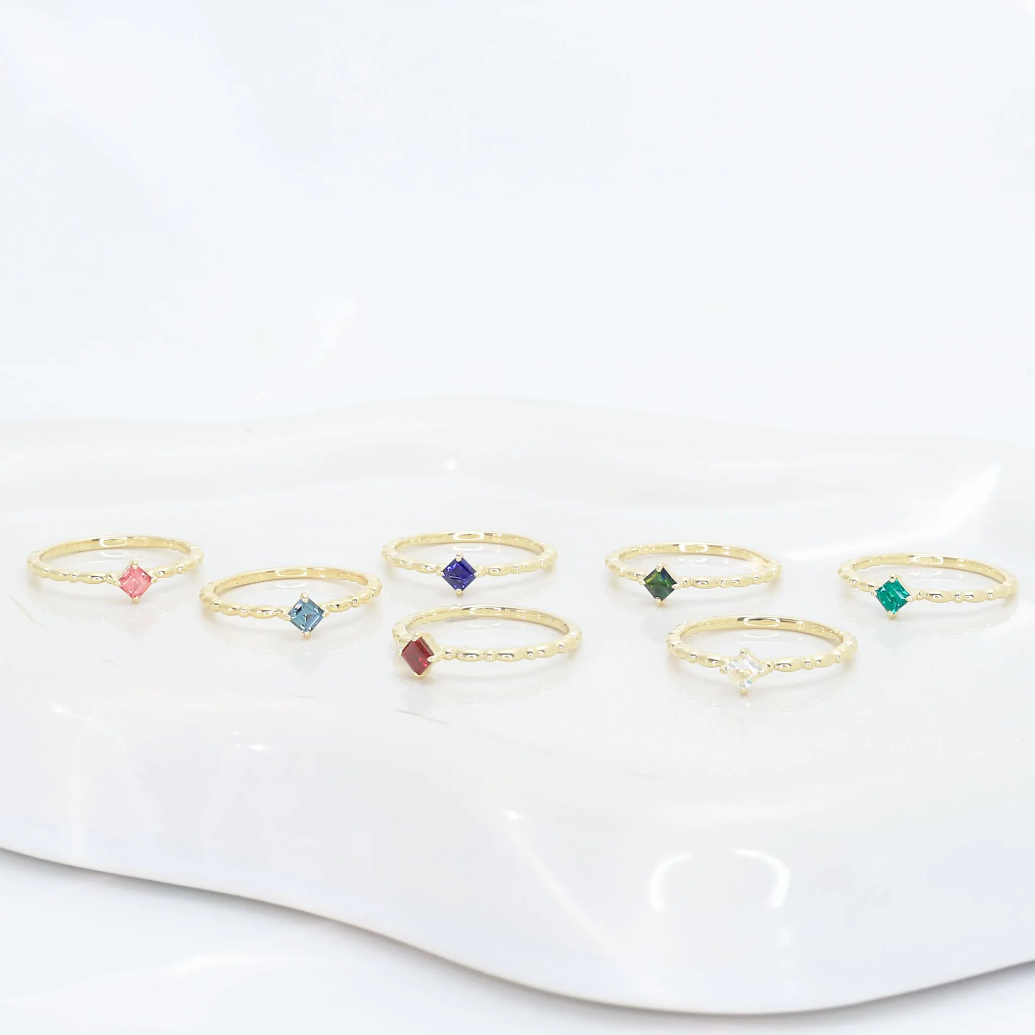 アレキサンドライト K18リング(クレサンベール/パレット/エメラルドカット/ウェーブ/6月誕生石)《WRGA2645》