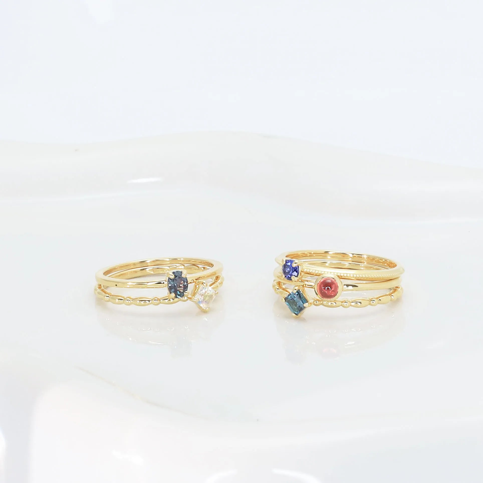 アレキサンドライト K18リング(クレサンベール/パレット/エメラルドカット/ウェーブ/6月誕生石)《WRGA2645》