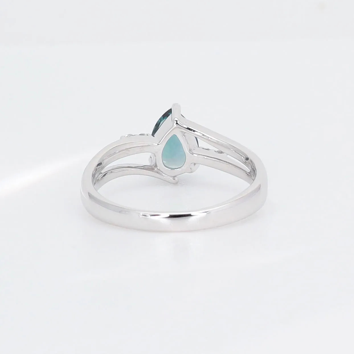 アレキサンドライト/ダイヤモンド K18リング(クレサンベール/ペアシェイプ/6月誕生石)《WRGA2947》