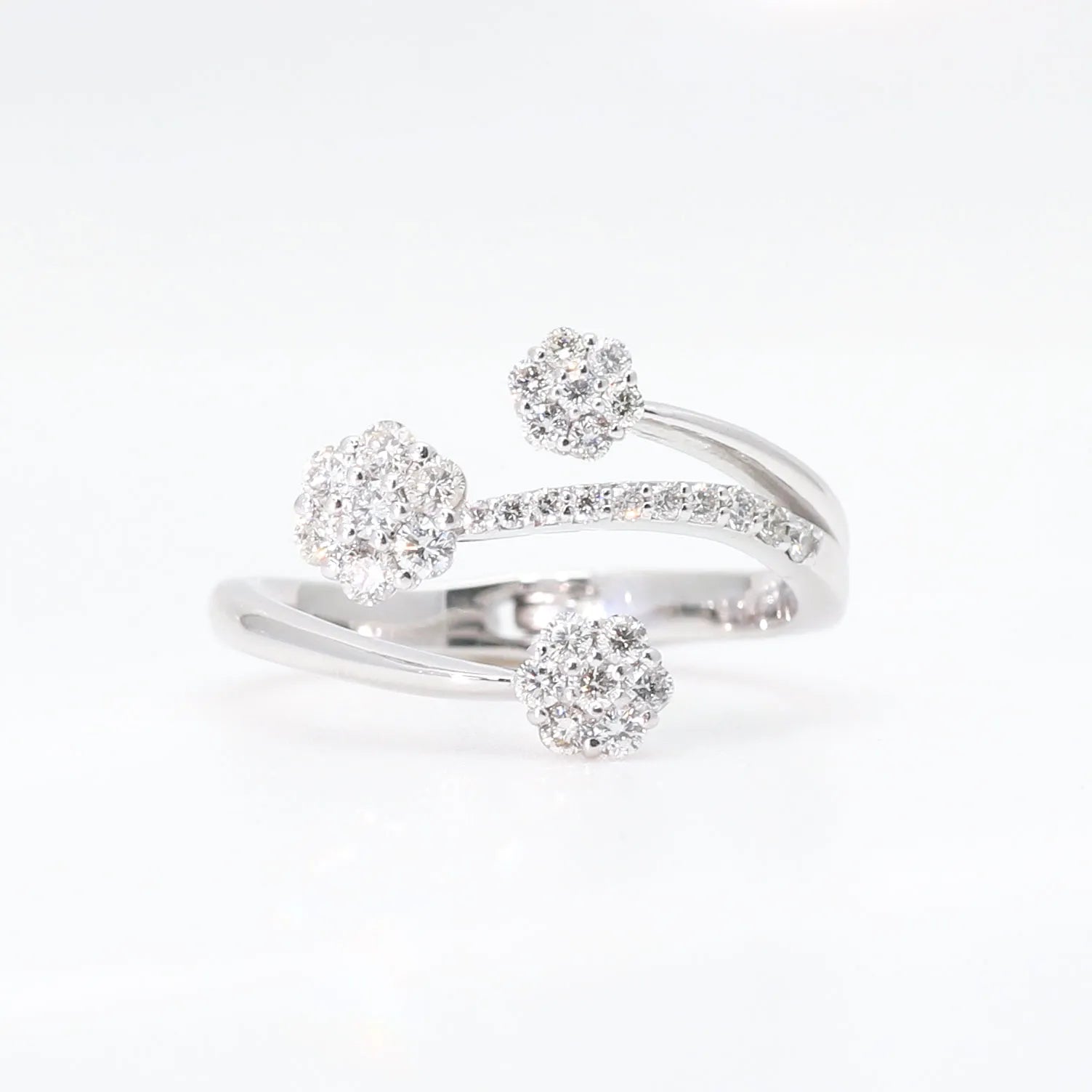 ダイヤモンド プラチナリング(計0.5カラット/フラワーモチーフ/フリーサイズ/4月誕生石)《WRGD3120》