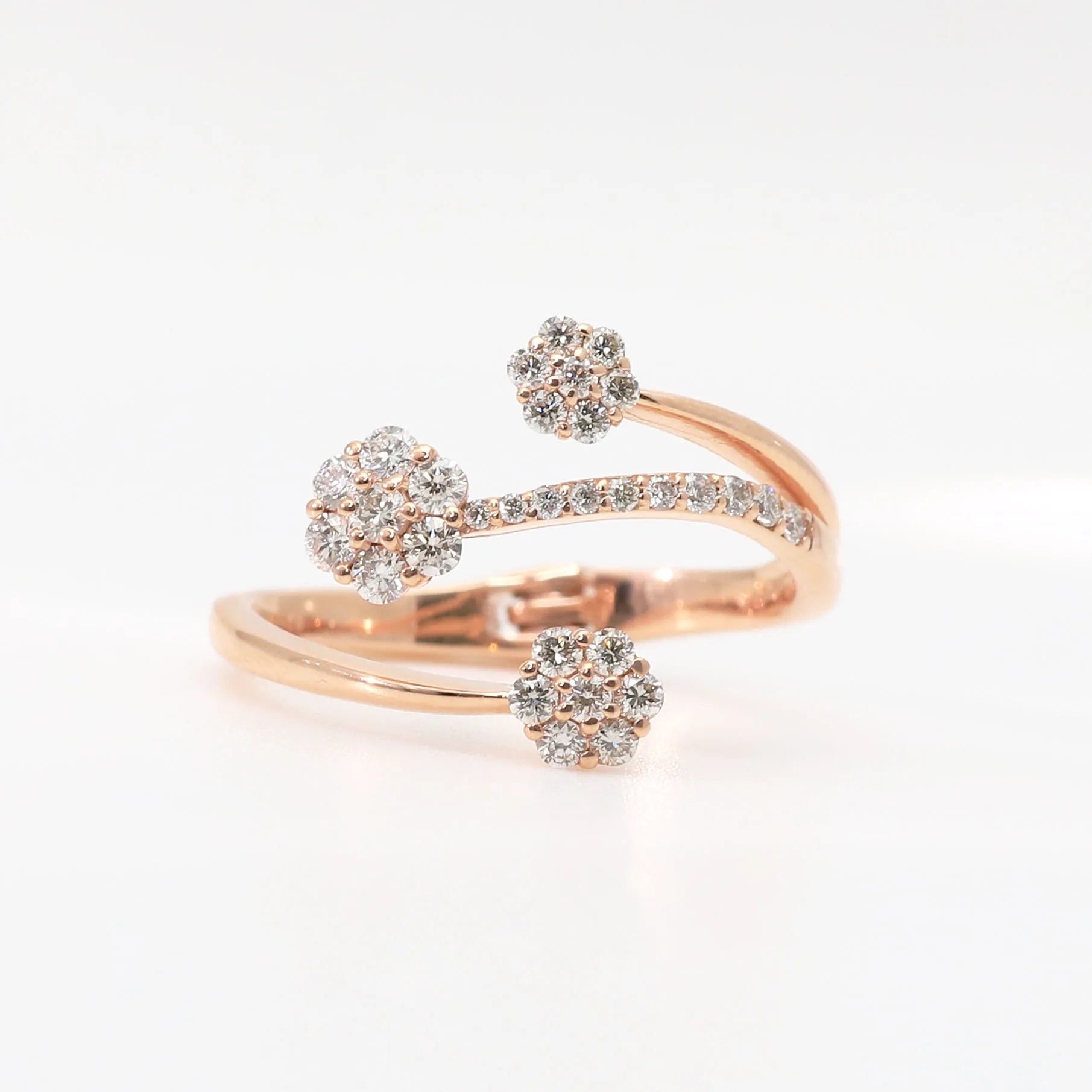 ダイヤモンド K18リング(計0.5カラット/フラワーモチーフ/フリーサイズ/4月誕生石)《WRGD3122》