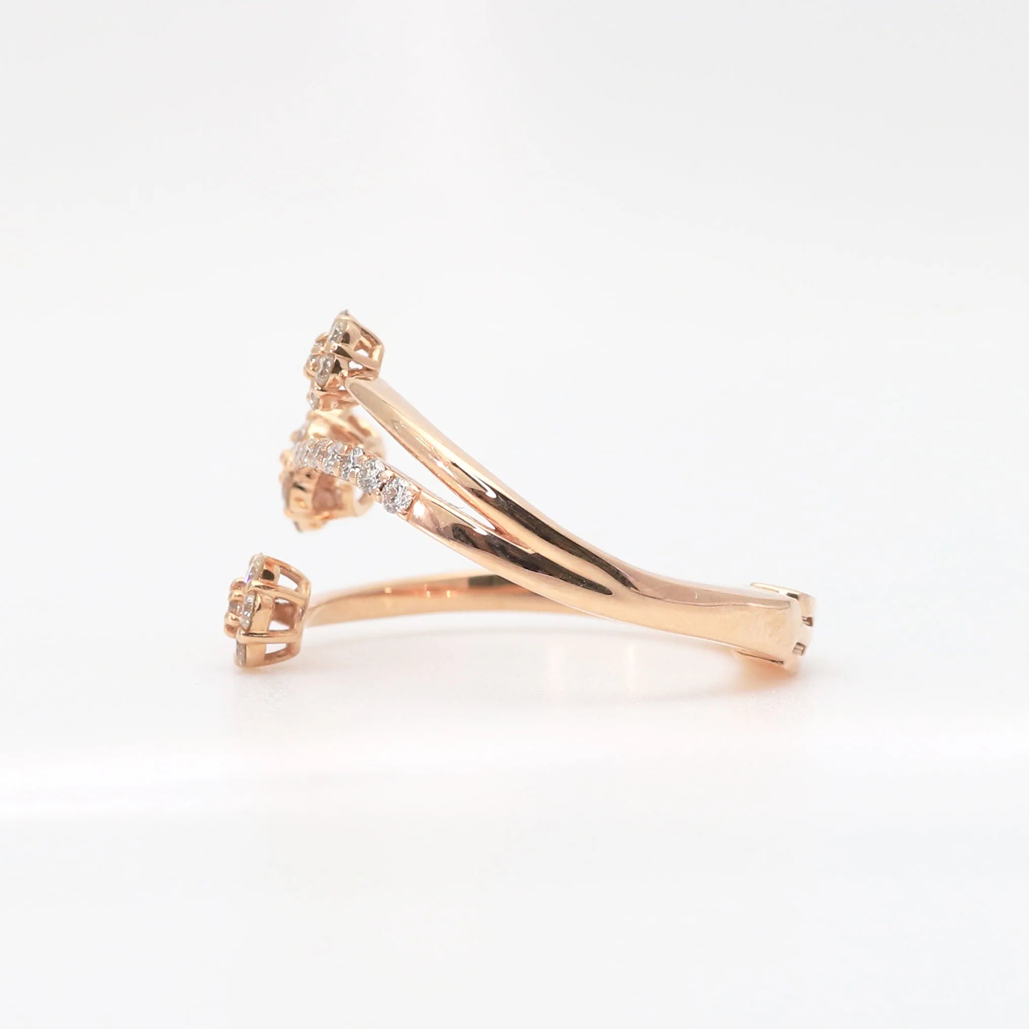 ダイヤモンド K18リング(計0.5カラット/フラワーモチーフ/フリーサイズ/4月誕生石)《WRGD3122》