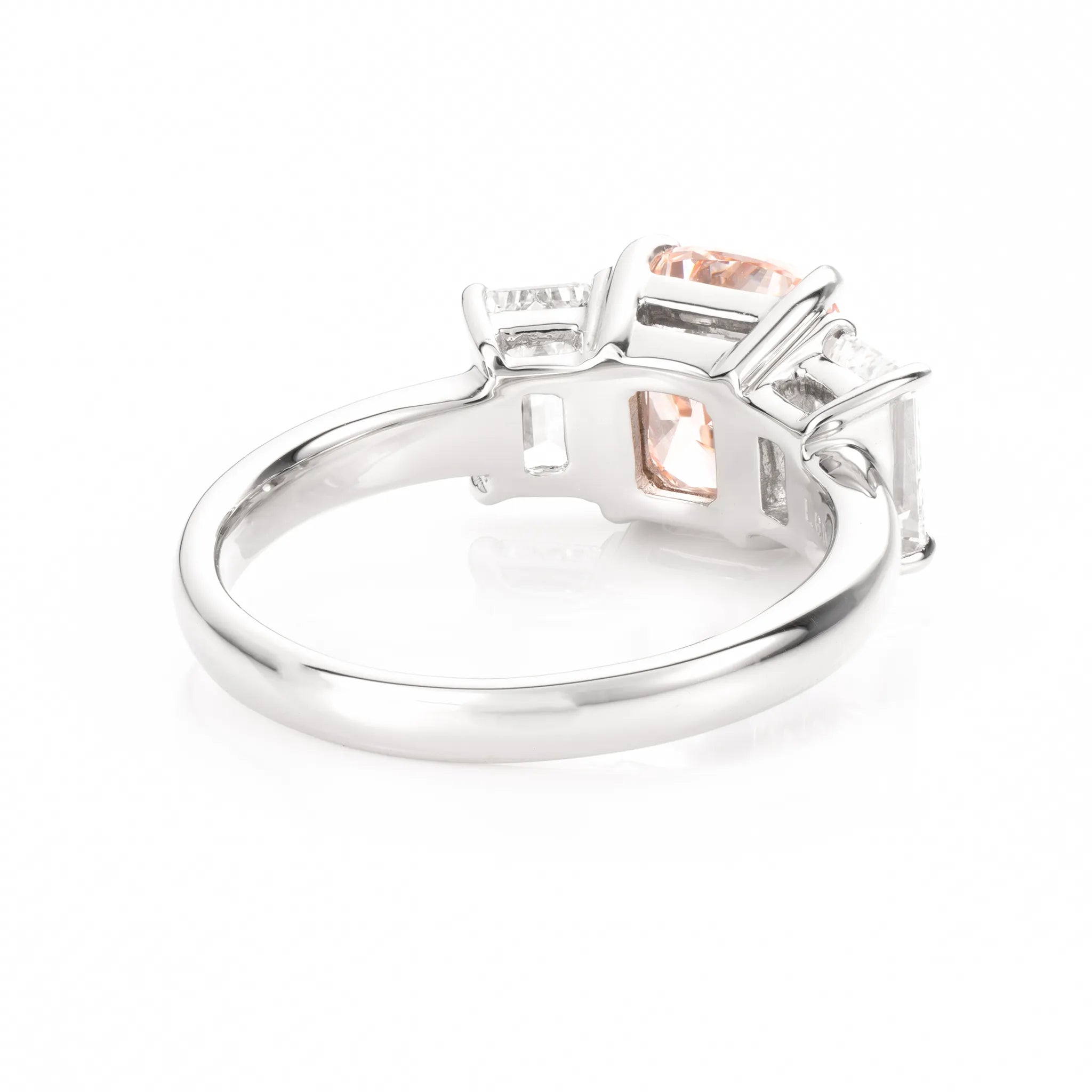 ピンクダイヤモンド プラチナリング(ラボグロウン/クッションカット/2.10ct/鑑別書付)《WRGG0024》