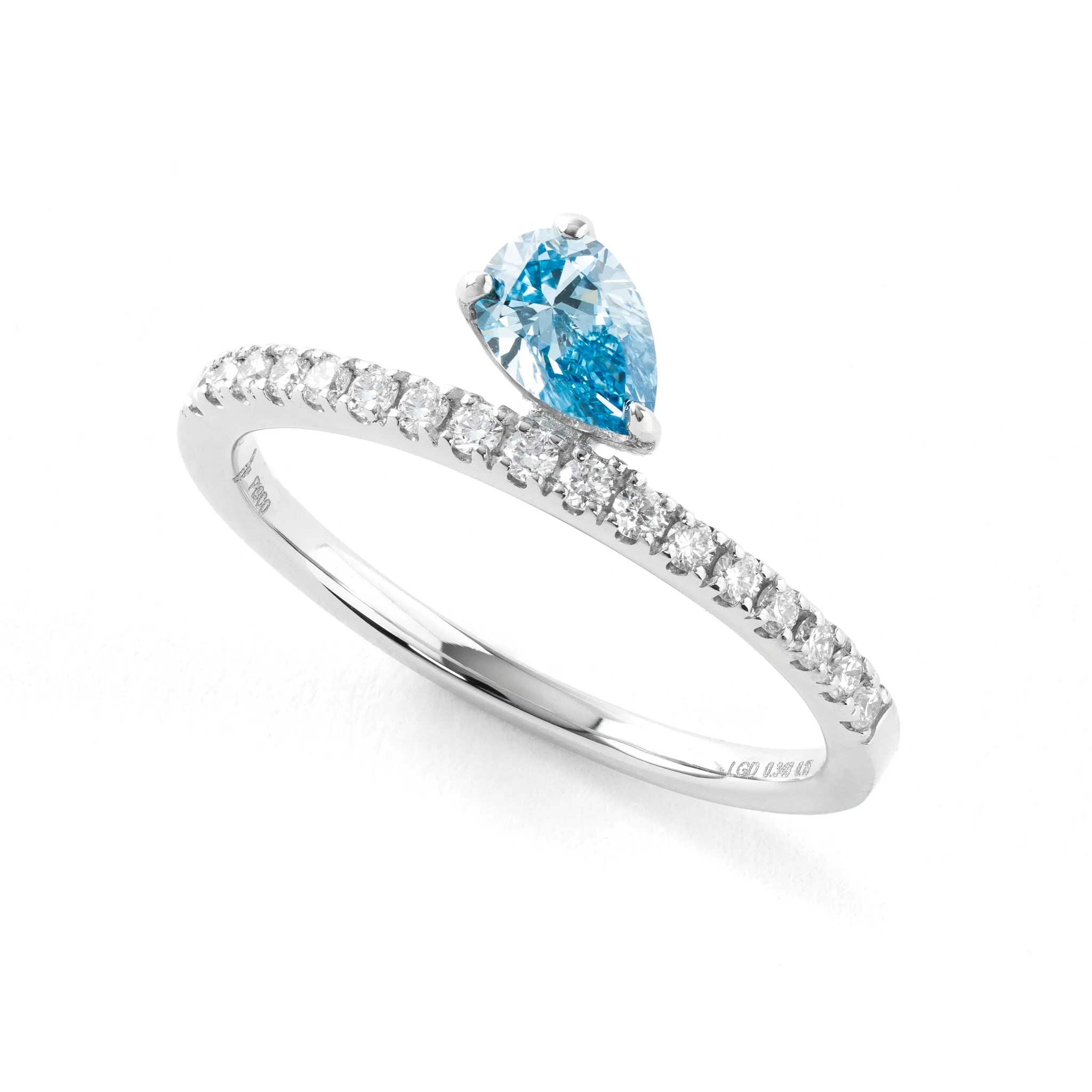 ブルーダイヤ 3石 ダイヤ 4石 プラチナリング 【公式通販】 ブルーダイヤ 3石 ダイヤ 4石 プラチナリング 【公式通販】