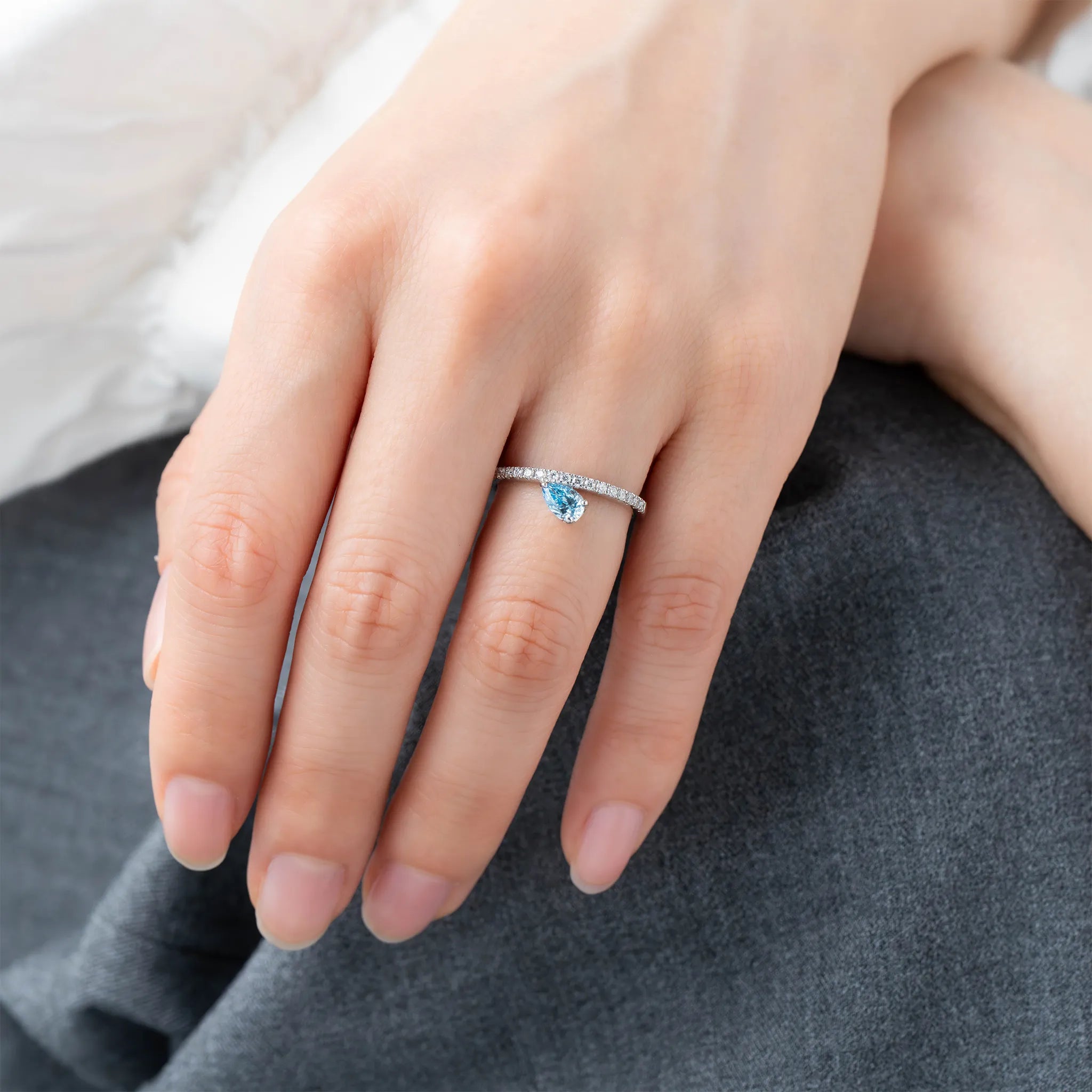 ブルーダイヤモンド/ダイヤモンド プラチナリング(ラボグロウン/ペアシェイプ/Solrelier/4月誕生石)《WRGG7005》