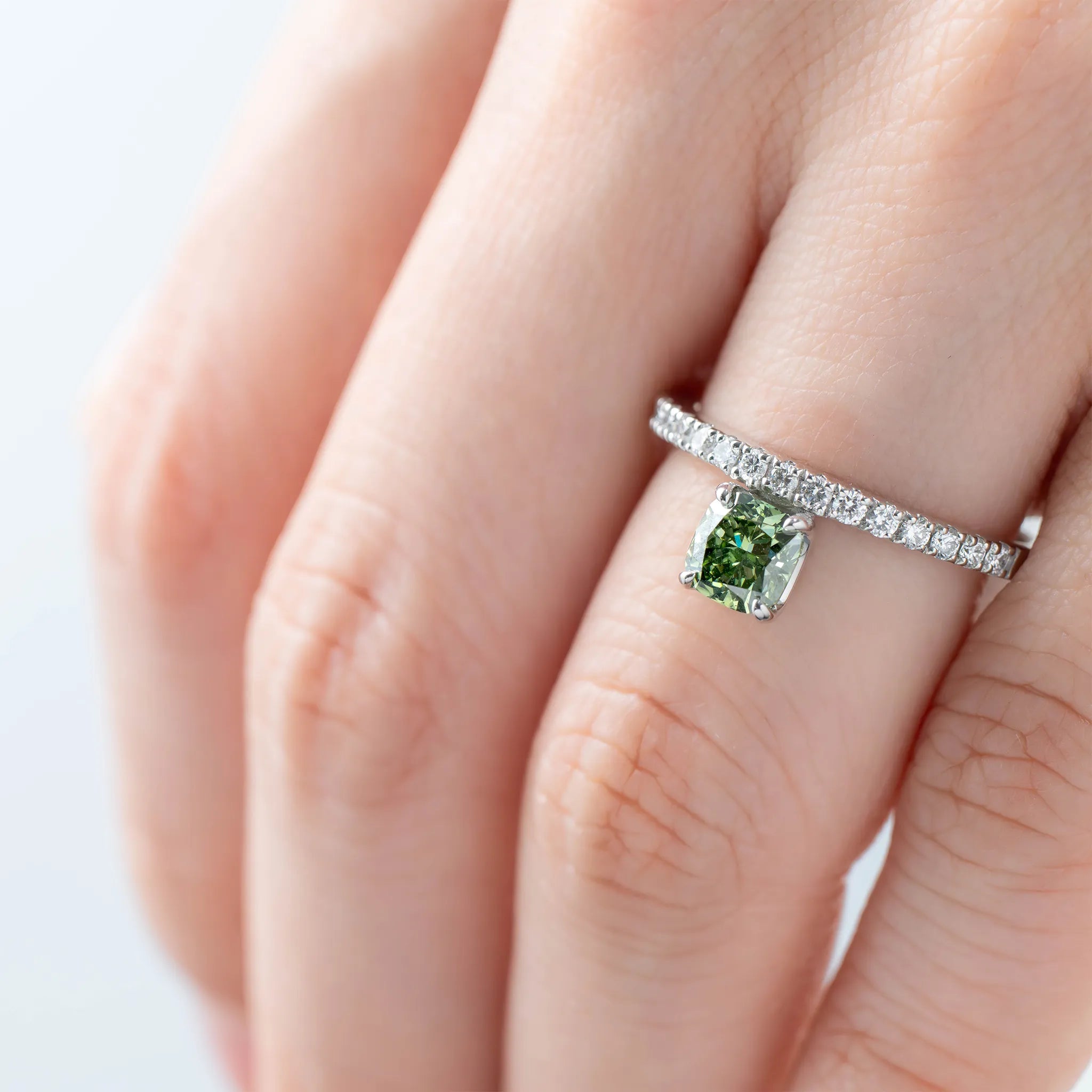 グリーンダイヤモンド/ダイヤモンド プラチナリング(ラボグロウン/クッション/Solrelier/4月誕生石)《WRGG7007》