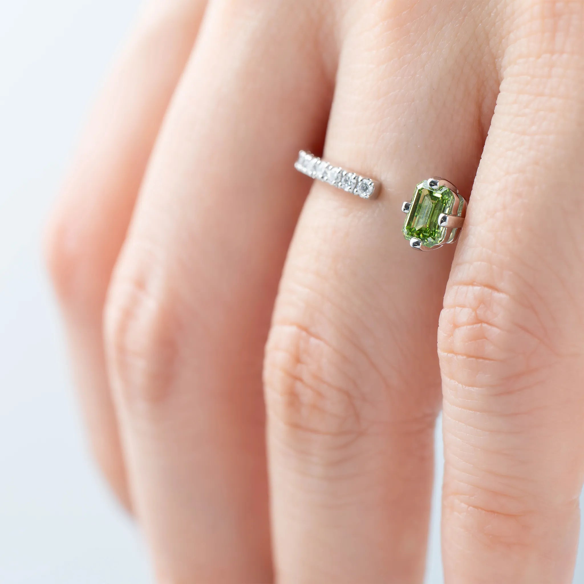 グリーンダイヤモンド/ダイヤモンド プラチナリング(ラボグロウン/エメラルドカット/Solrelier/4月誕生石)《WRGG7008》