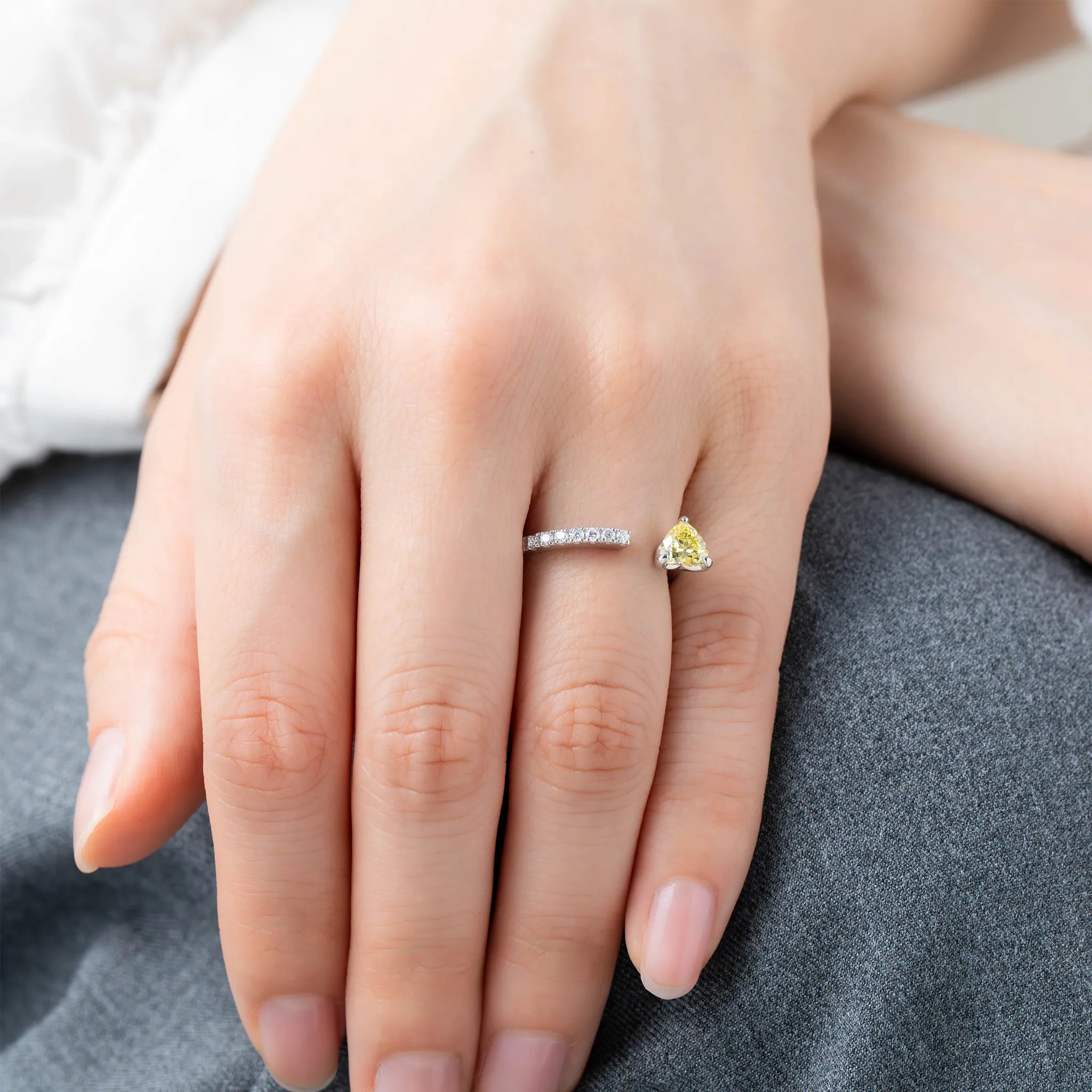 イエローダイヤモンド/ダイヤモンド プラチナリング(ラボグロウン/ハートシェイプ/Solrelier/4月誕生石)《WRGG7009》