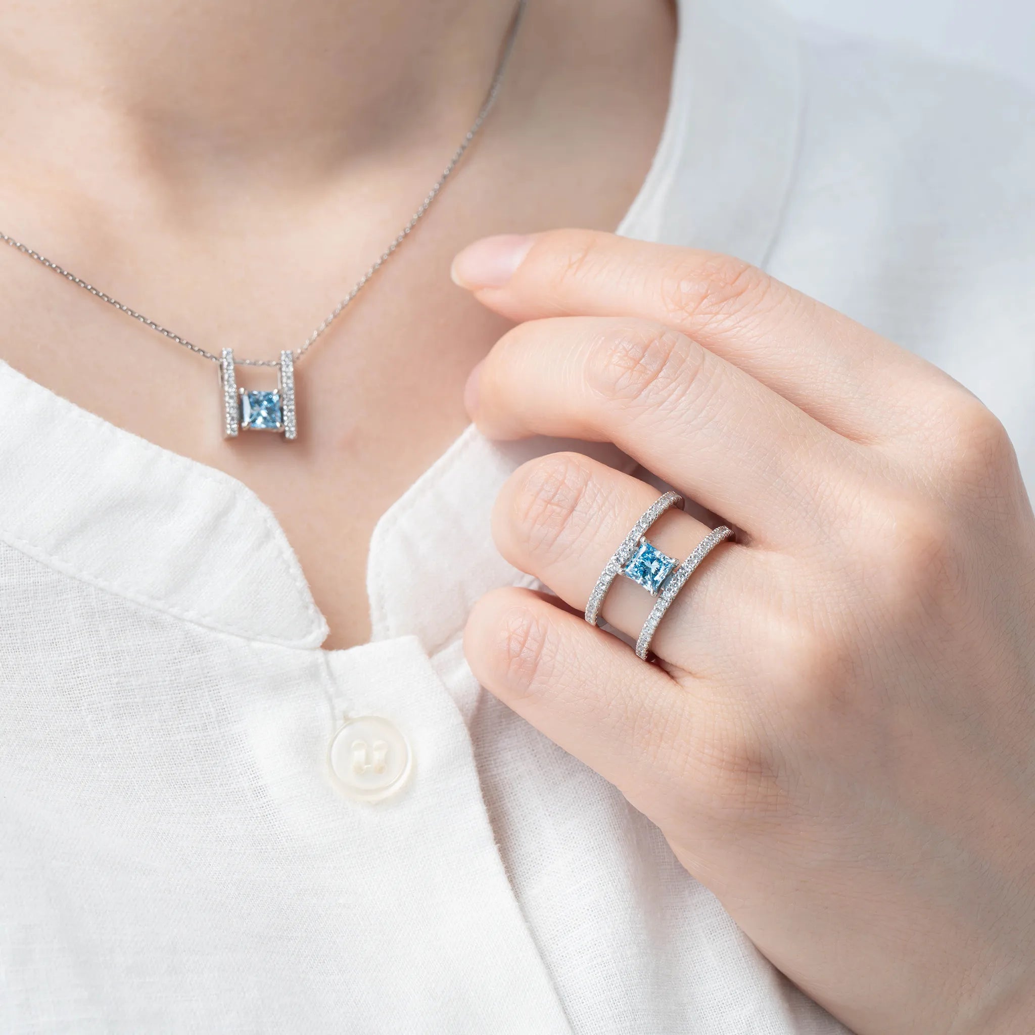 ブルーダイヤモンド/ダイヤモンド プラチナリング(ラボグロウン/プリンセスカット/Solrelier/4月誕生石)《WRGG7022》