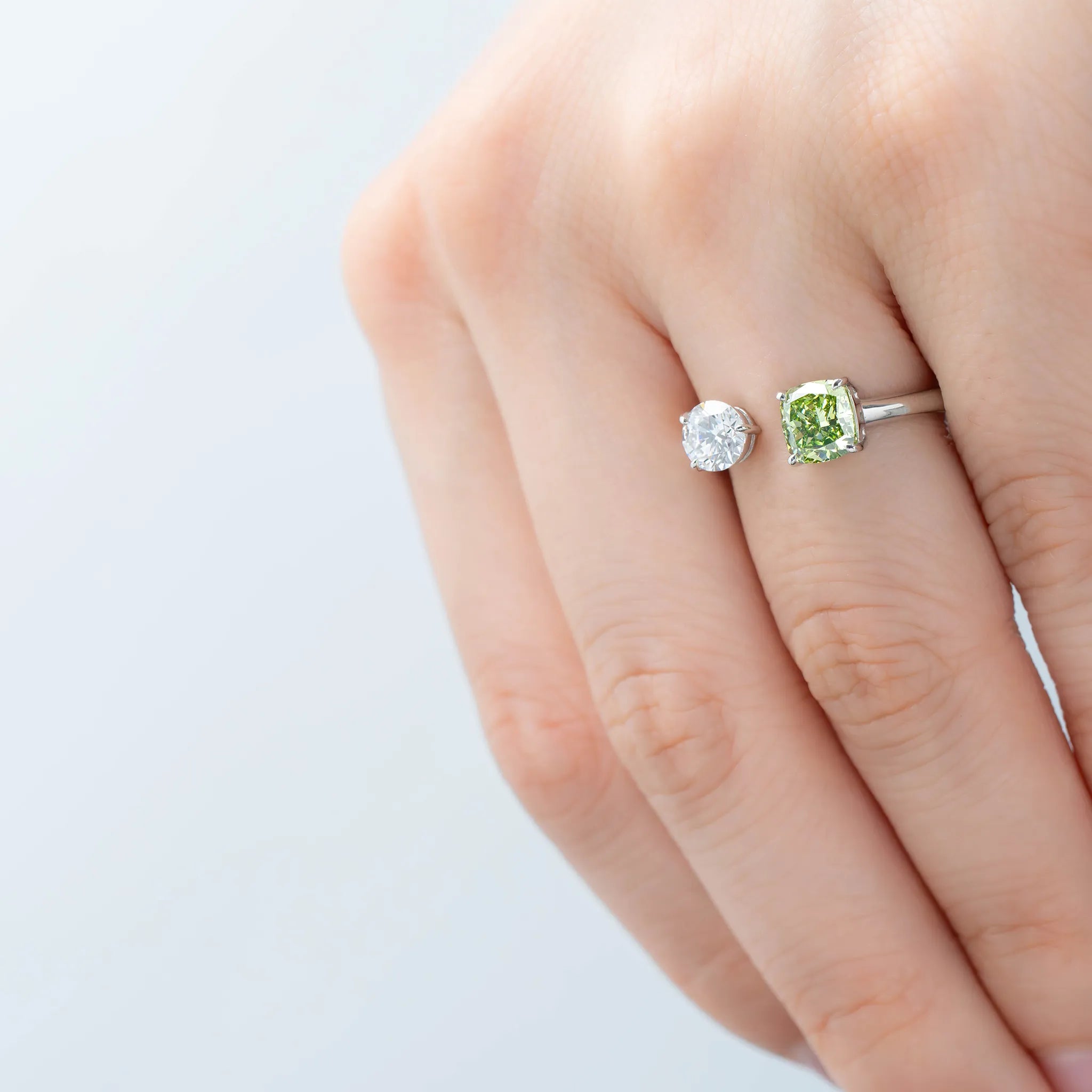 グリーンダイヤモンド/ダイヤモンド プラチナリング(ラボグロウン/クッション/Polaire/4月誕生石)《WRGG7029》