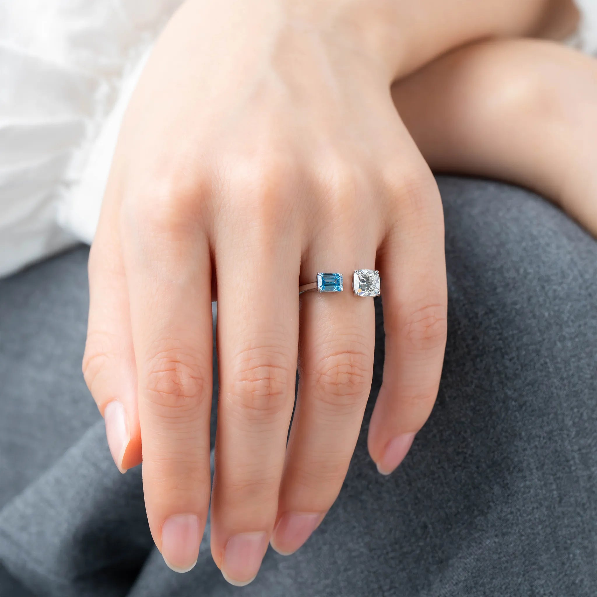 ブルーダイヤモンド/ダイヤモンド プラチナリング(ラボグロウン/エメラルドカット/クッション/Polaire/4月誕生石)《WRGG7030》