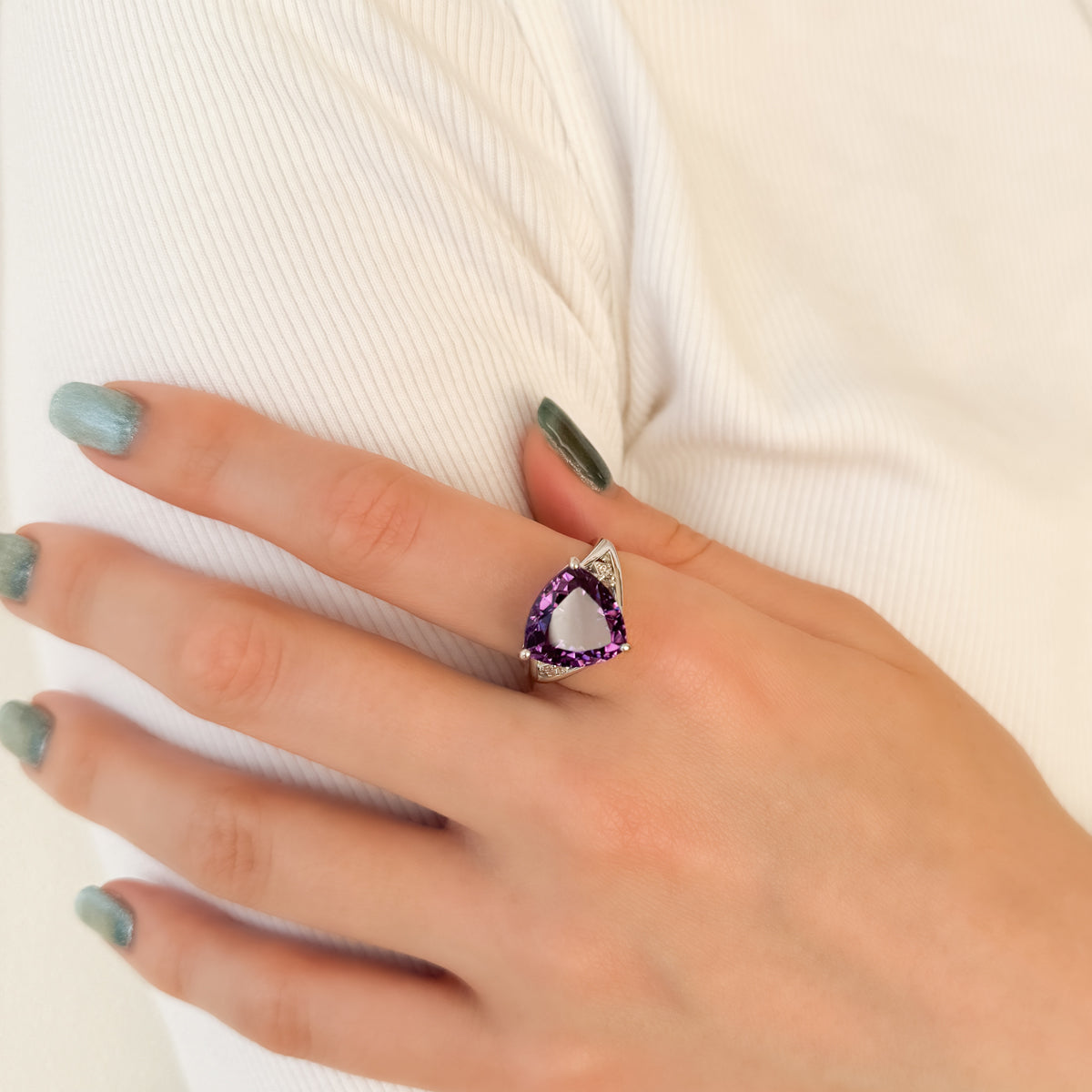 PT アメシストリング(6.0ctUP/トリリアントカット/2月誕生石)《WRGN4217》