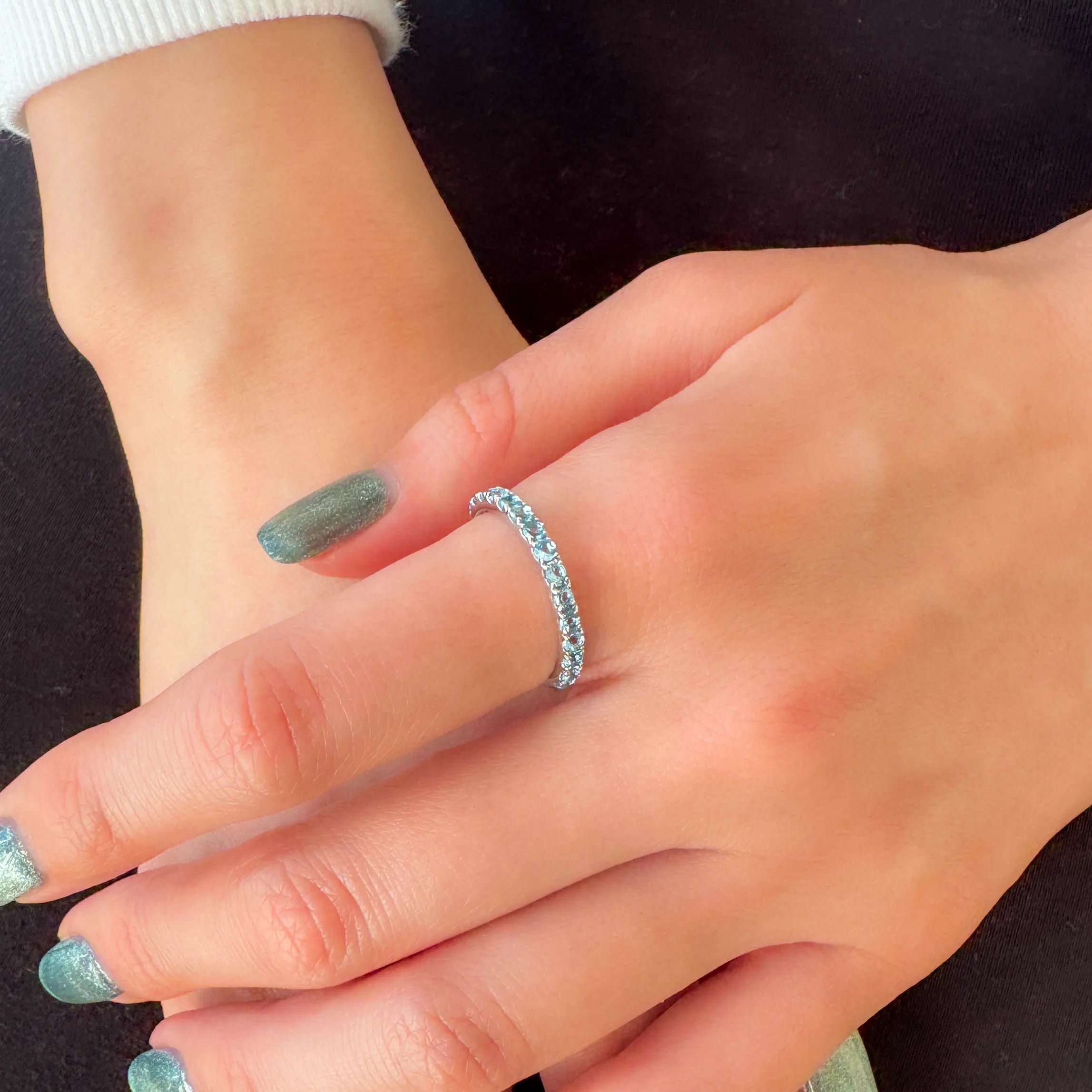 ブルートパーズ プラチナリング(細ハーフエタニティ/15石/11月誕生石)《WRGN4238》