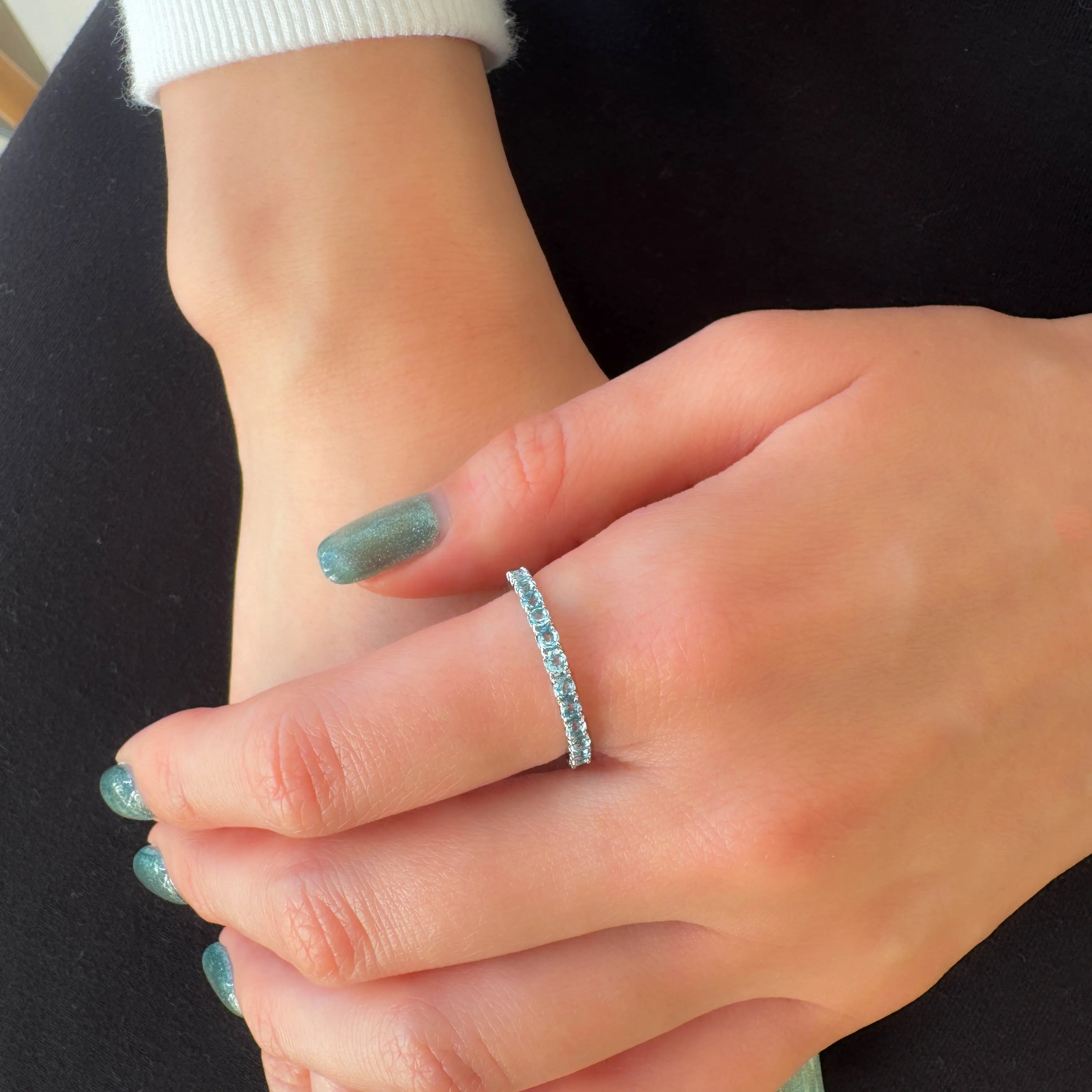 ブルートパーズ プラチナリング(細ハーフエタニティ/15石/11月誕生石)《WRGN4238》