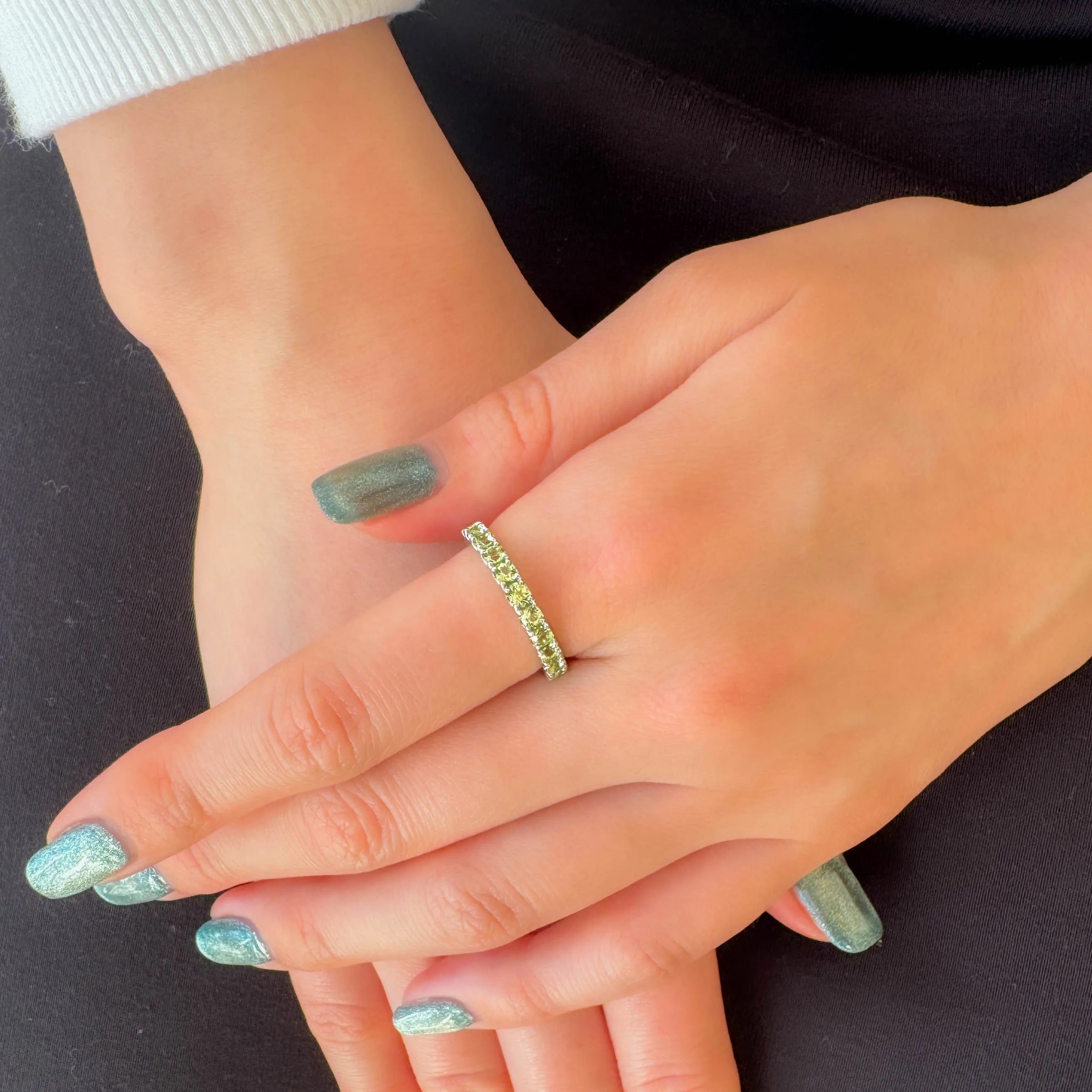 ペリドット プラチナリング(ハーフエタニティ/11石/8月誕生石)《WRGN4246》