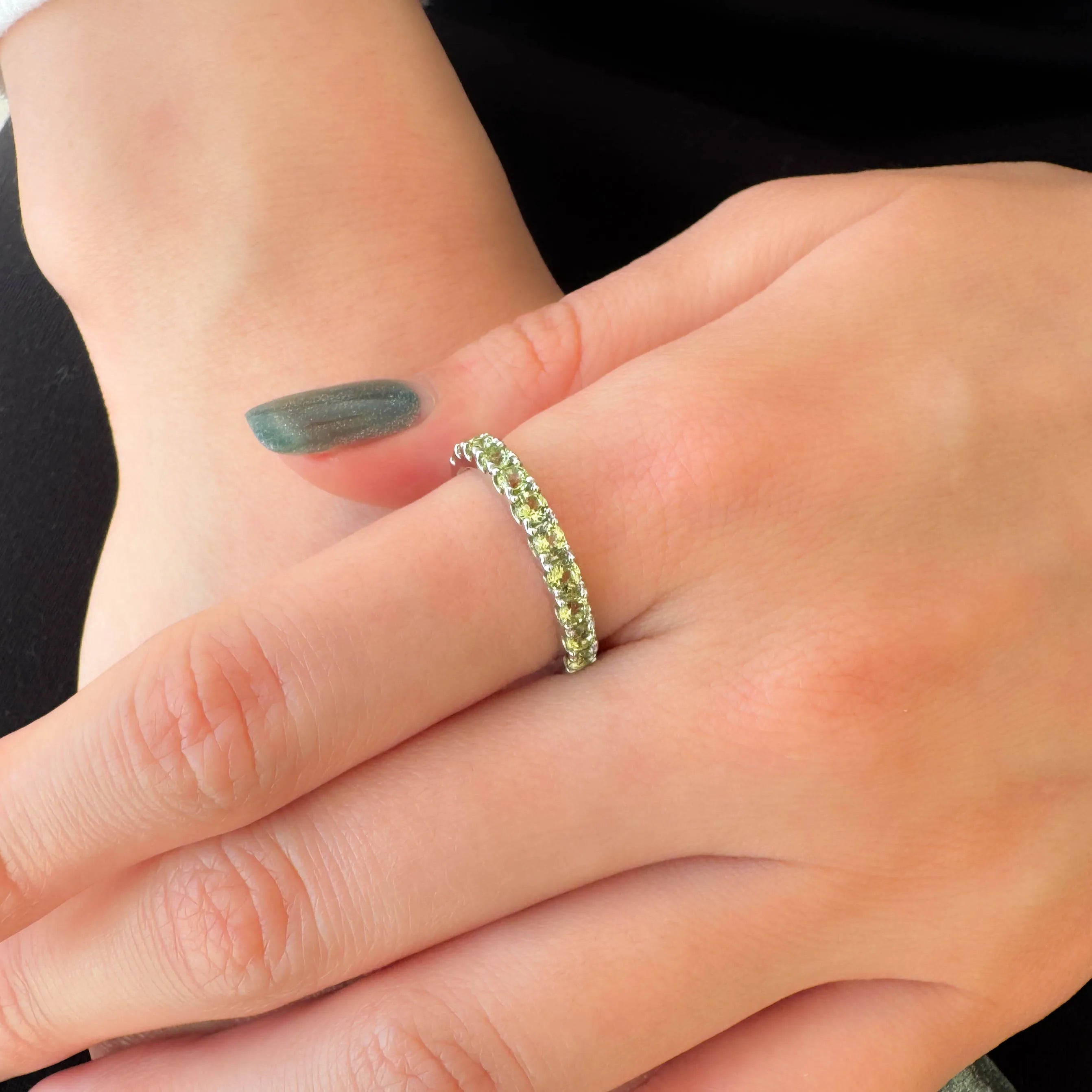 ペリドット プラチナリング(ハーフエタニティ/11石/8月誕生石)《WRGN4246》